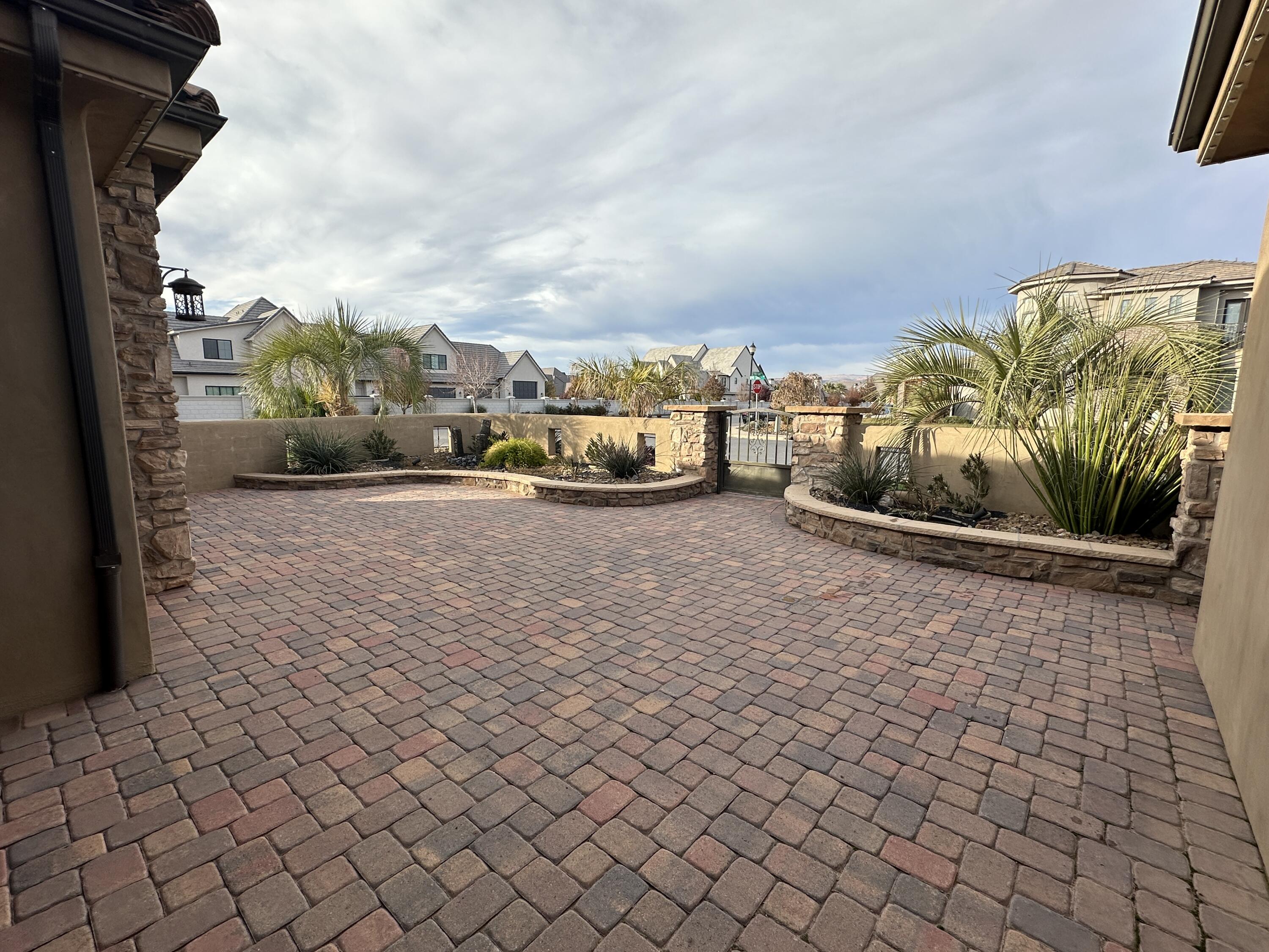 STONE VALLEY ESTATES - Residential