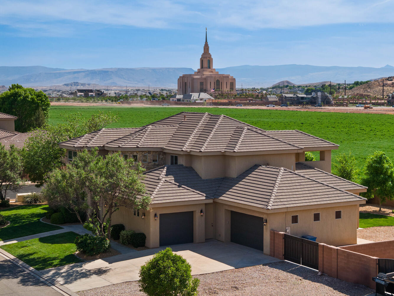 DAYBREAK PARK - Residential