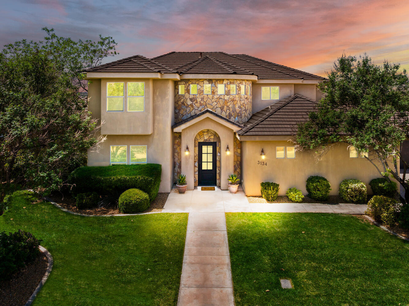 DAYBREAK PARK - Residential