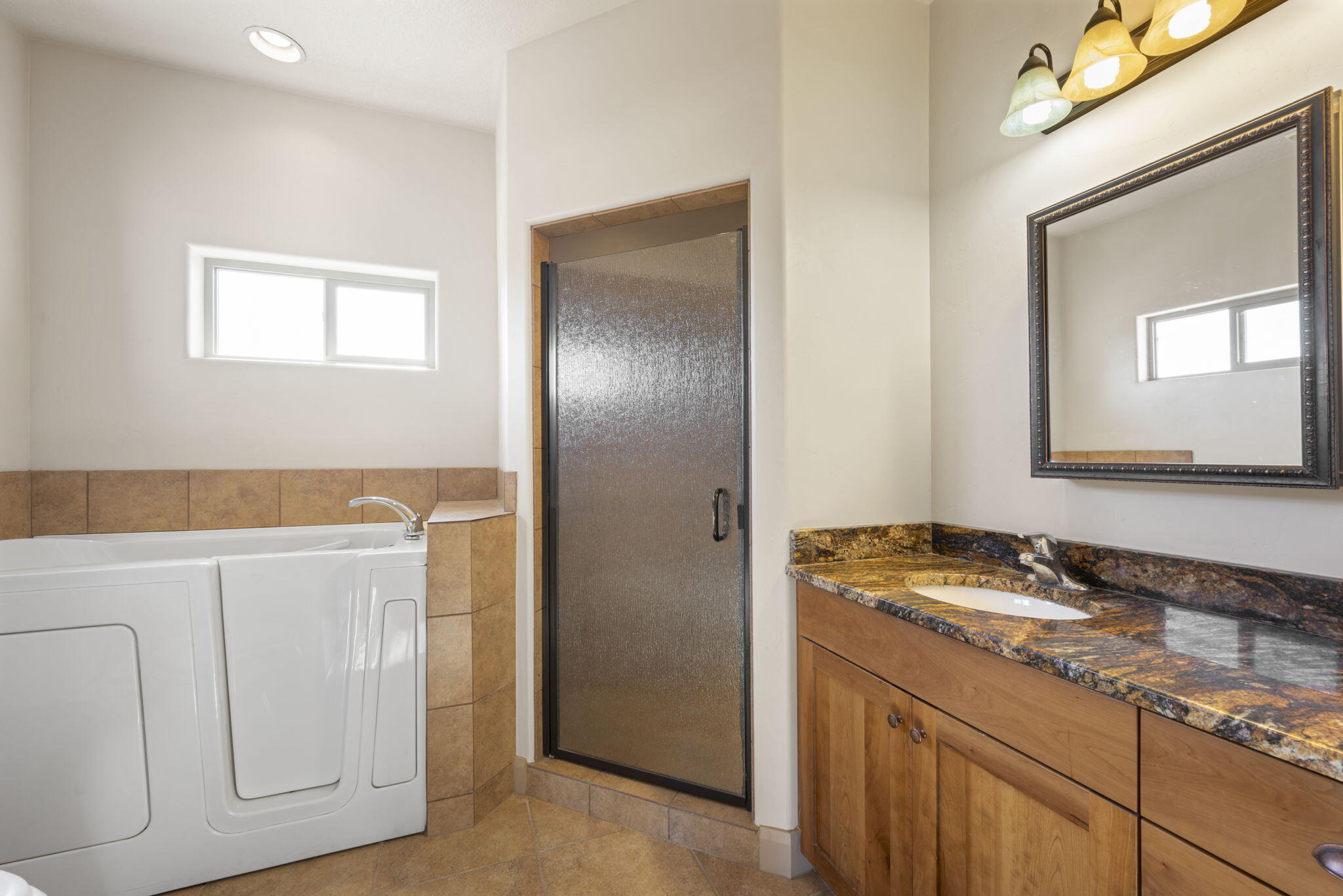 ROCKY BLUFFS - Residential