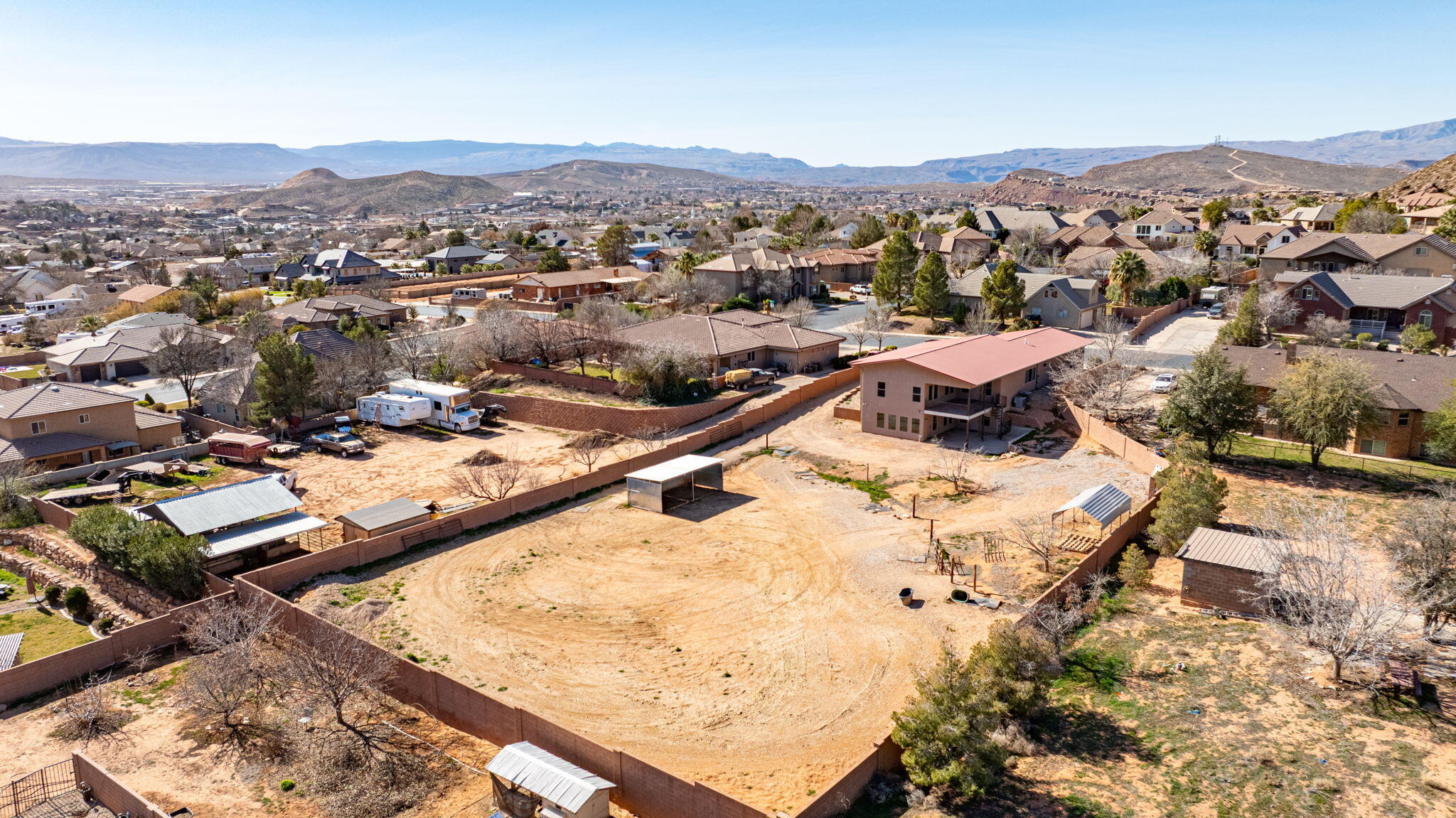 ROCKY BLUFFS - Residential