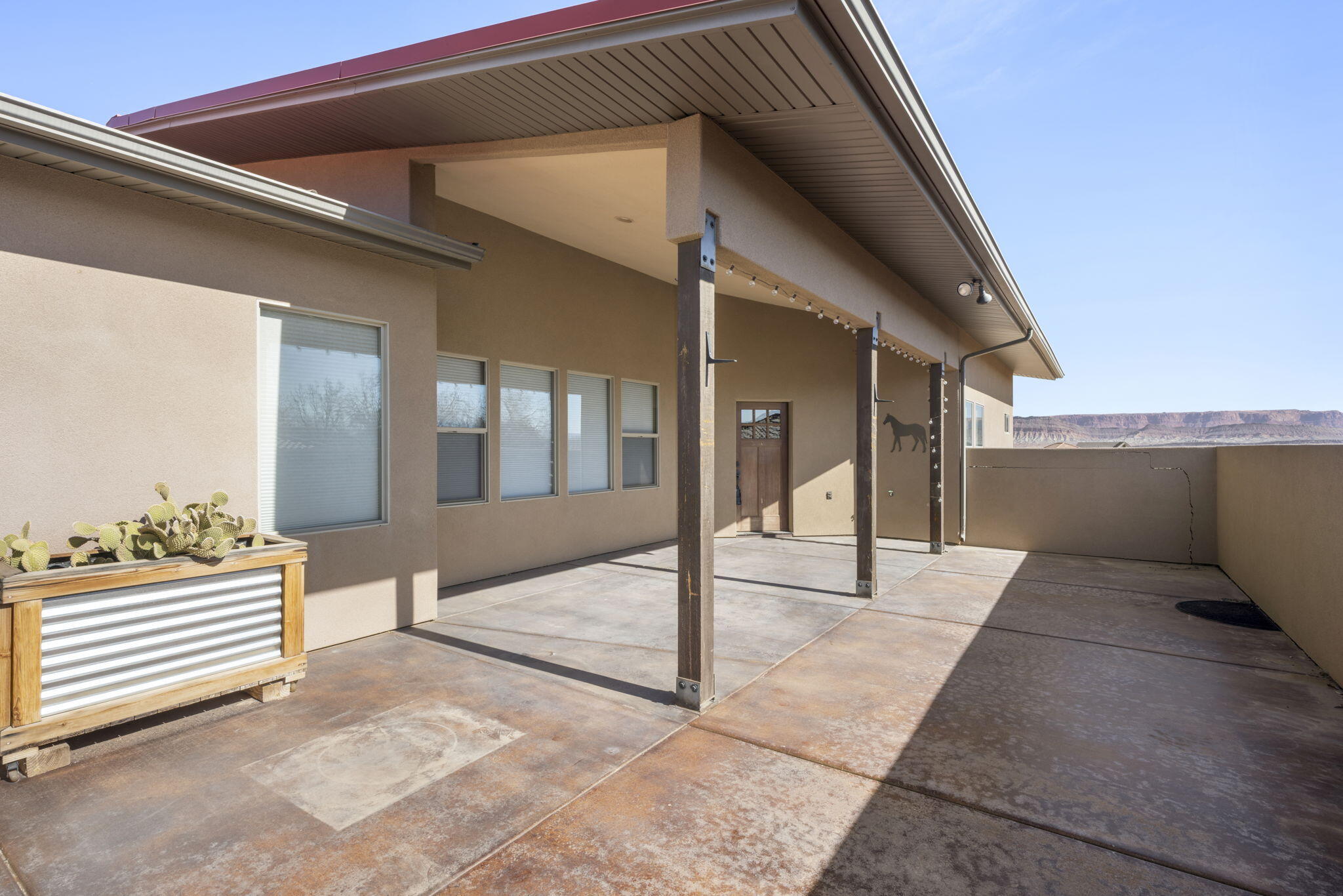 ROCKY BLUFFS - Residential