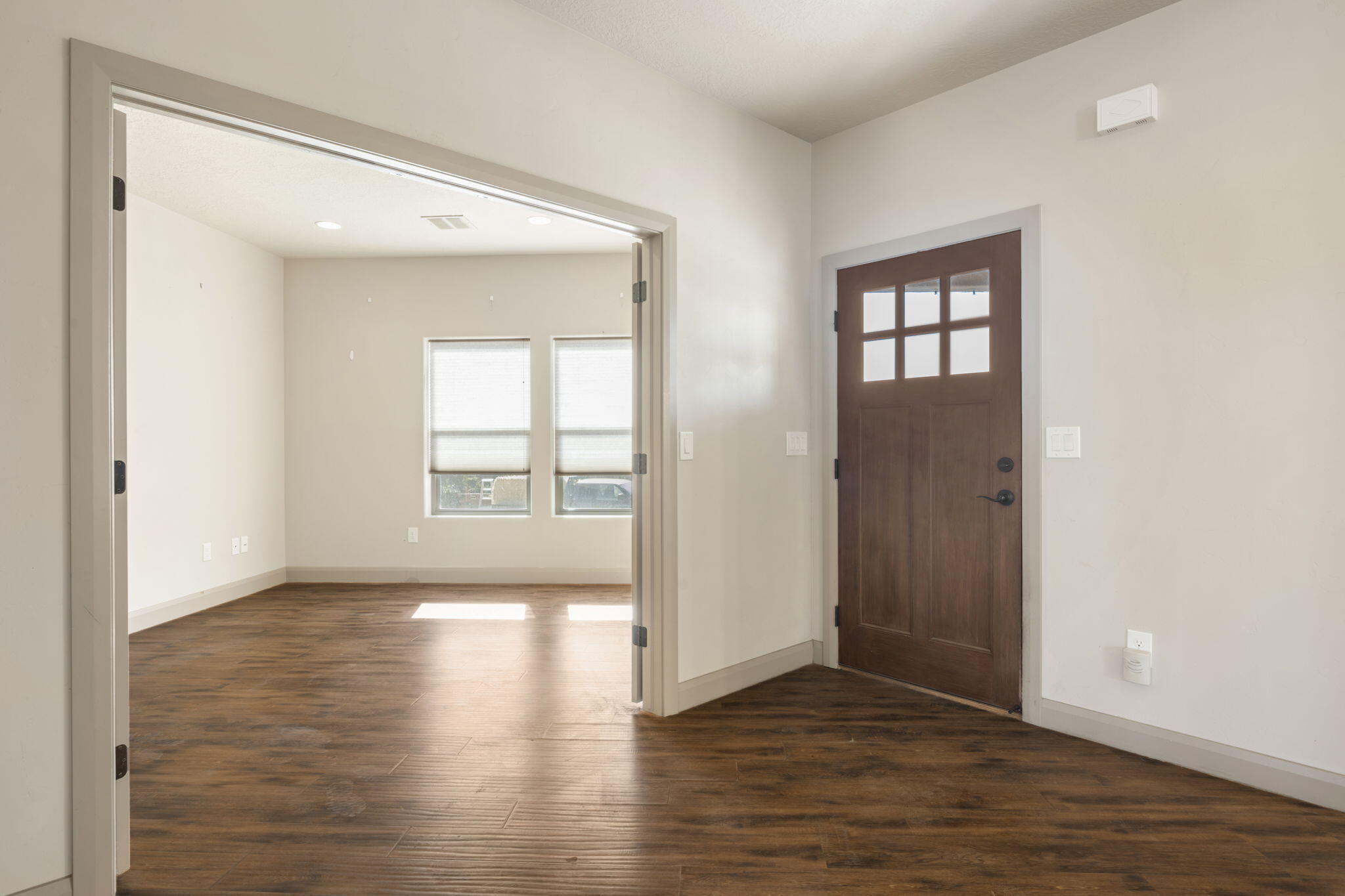 ROCKY BLUFFS - Residential