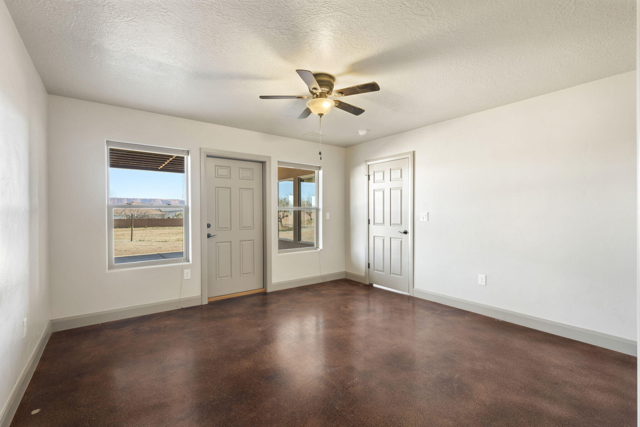 ROCKY BLUFFS - Residential