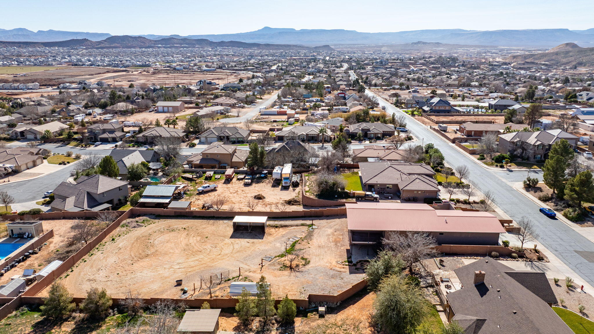 ROCKY BLUFFS - Residential