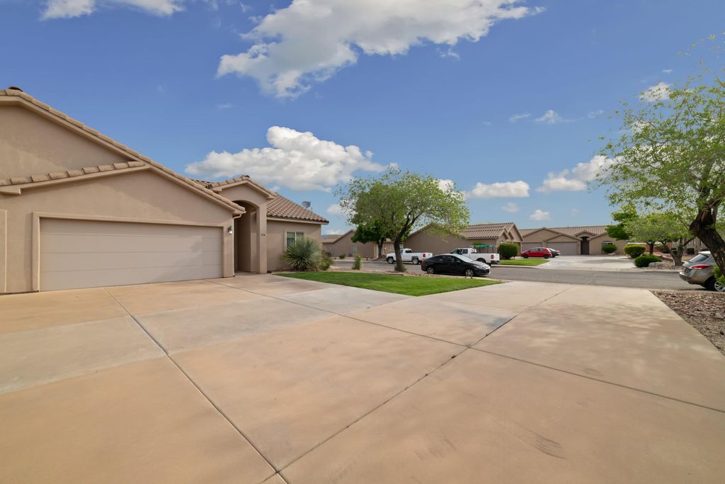 Photo of 394 N 2480 W, Hurricane, UT 84737 (MLS # 26-271448)