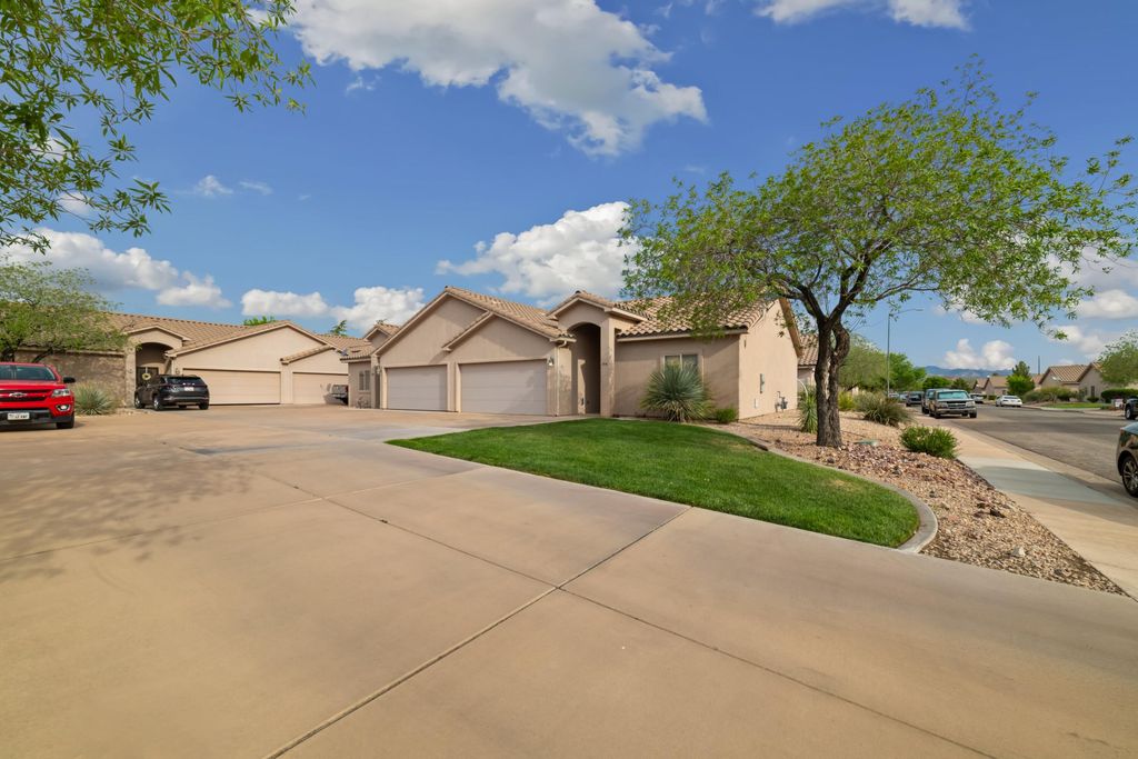 Photo of 394 N 2480 W, Hurricane, UT 84737 (MLS # 26-271448)