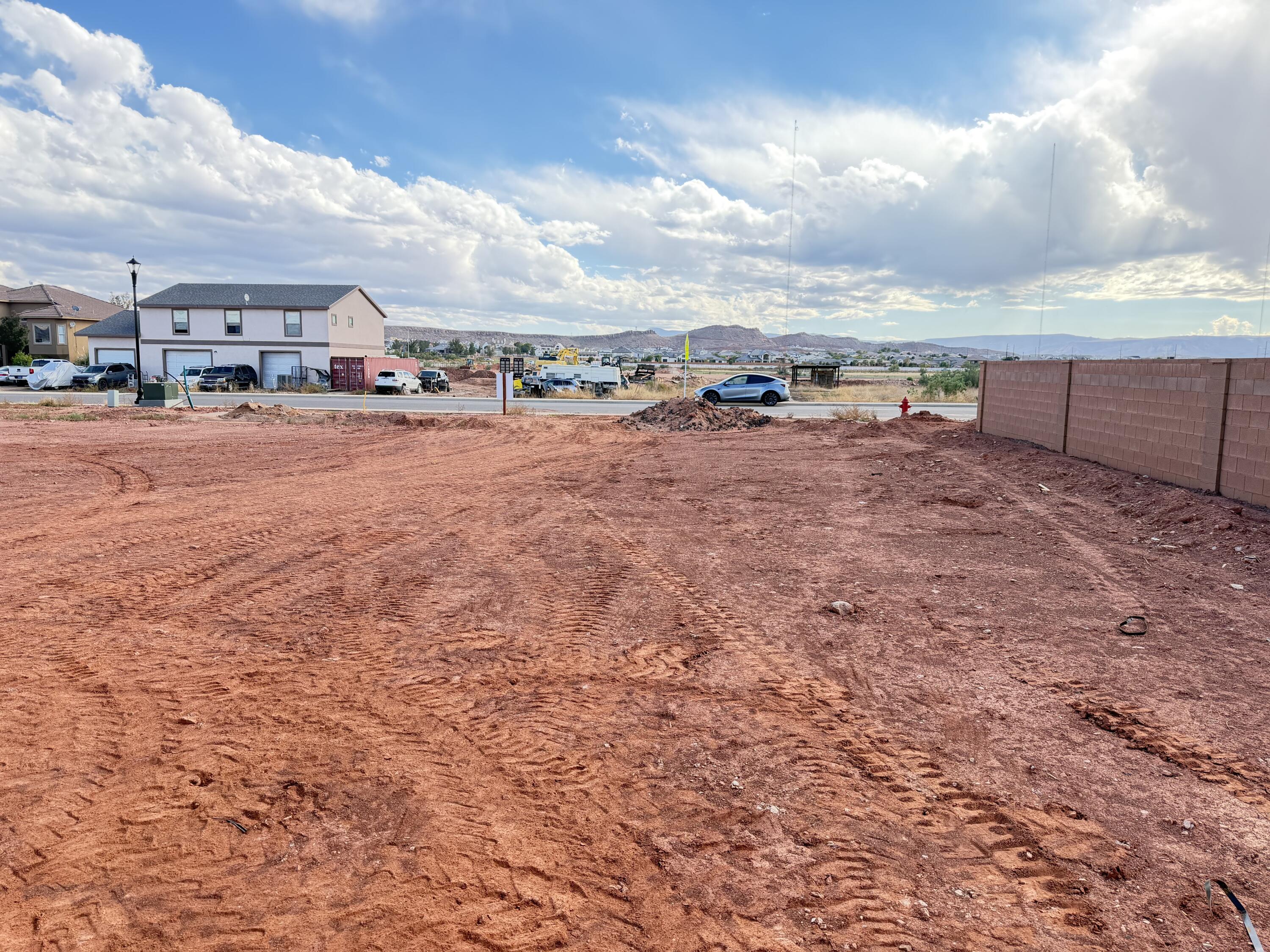 CRIMSON VISTAS - Land