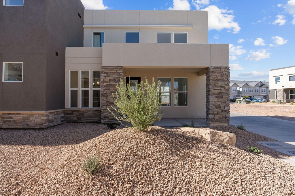 Photo of 523 W Olive, Saint George, UT 84790 (MLS # 25-266152)