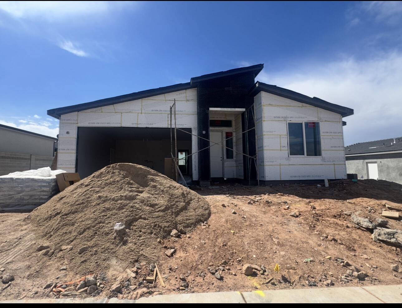 PEREGRINE POINTE WEST - Residential