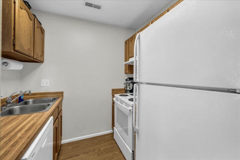 Tiny photo for 480 S 200 W 27 #27, Saint George, UT 84770 (MLS # 26-271928)