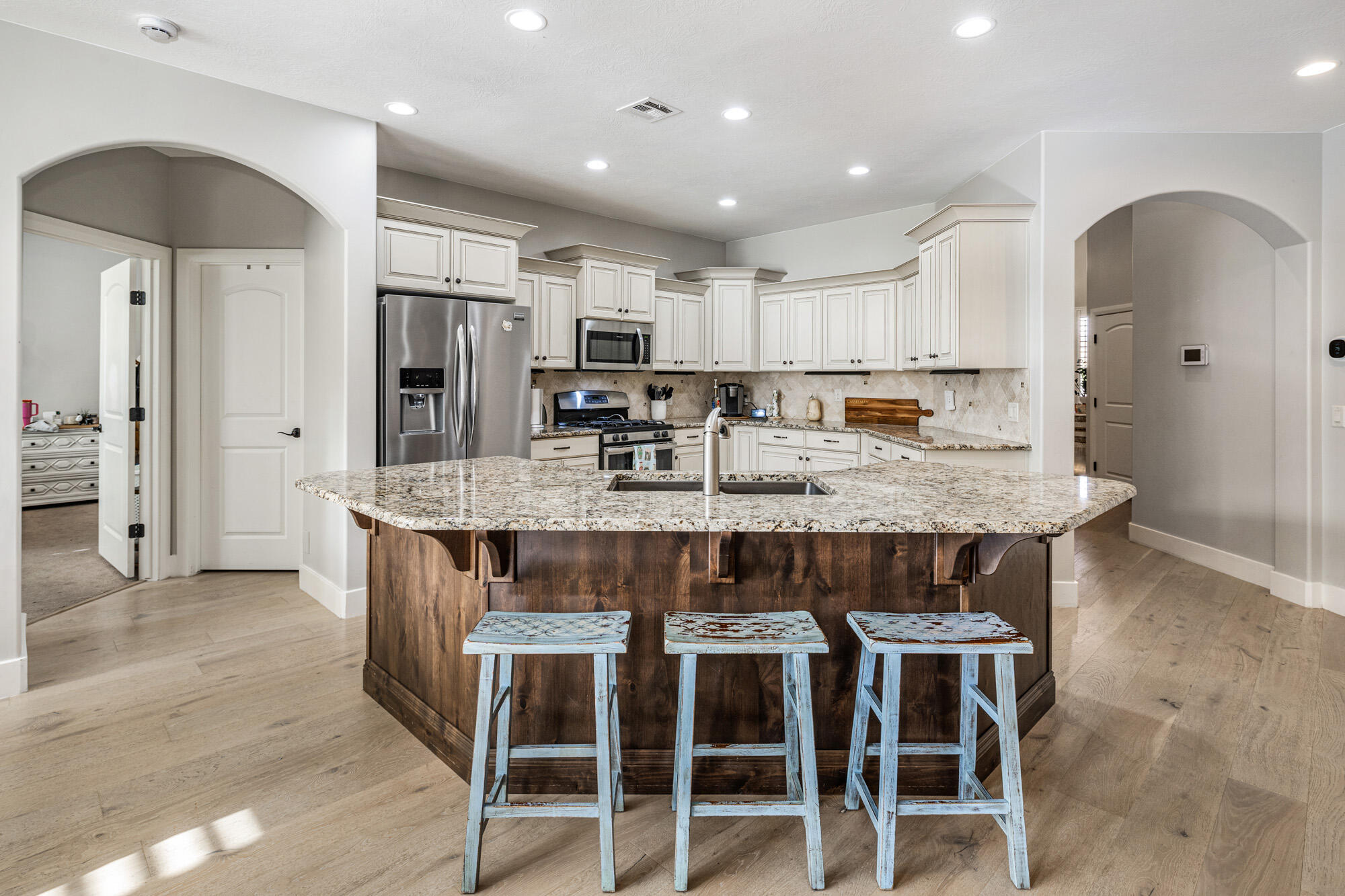 AVALLON AT MEADOWOOD - Residential