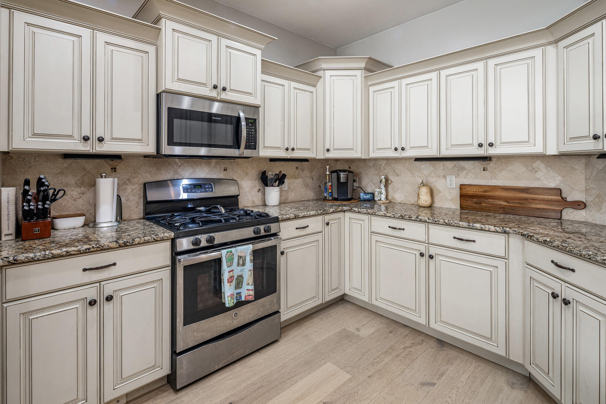 AVALLON AT MEADOWOOD - Residential