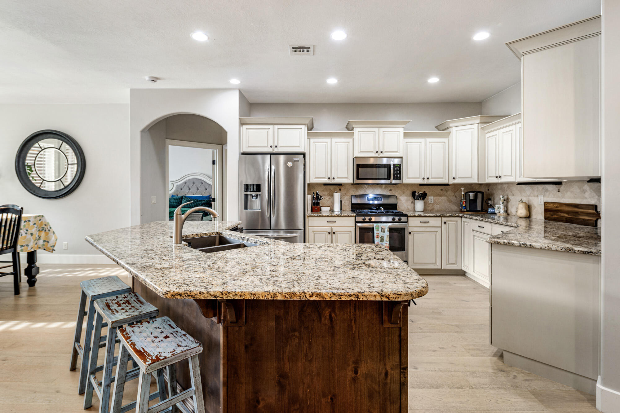 AVALLON AT MEADOWOOD - Residential