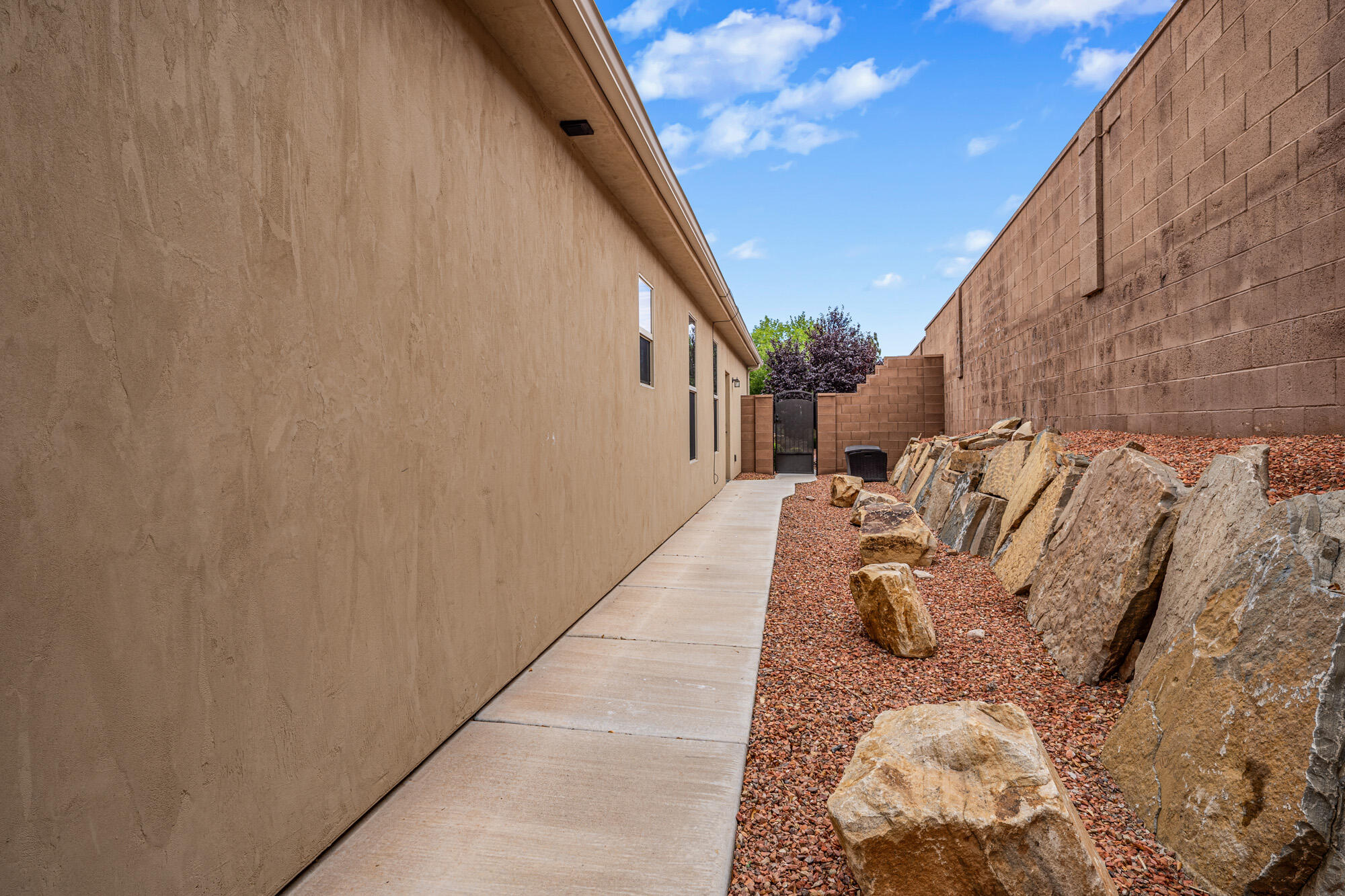 AVALLON AT MEADOWOOD - Residential