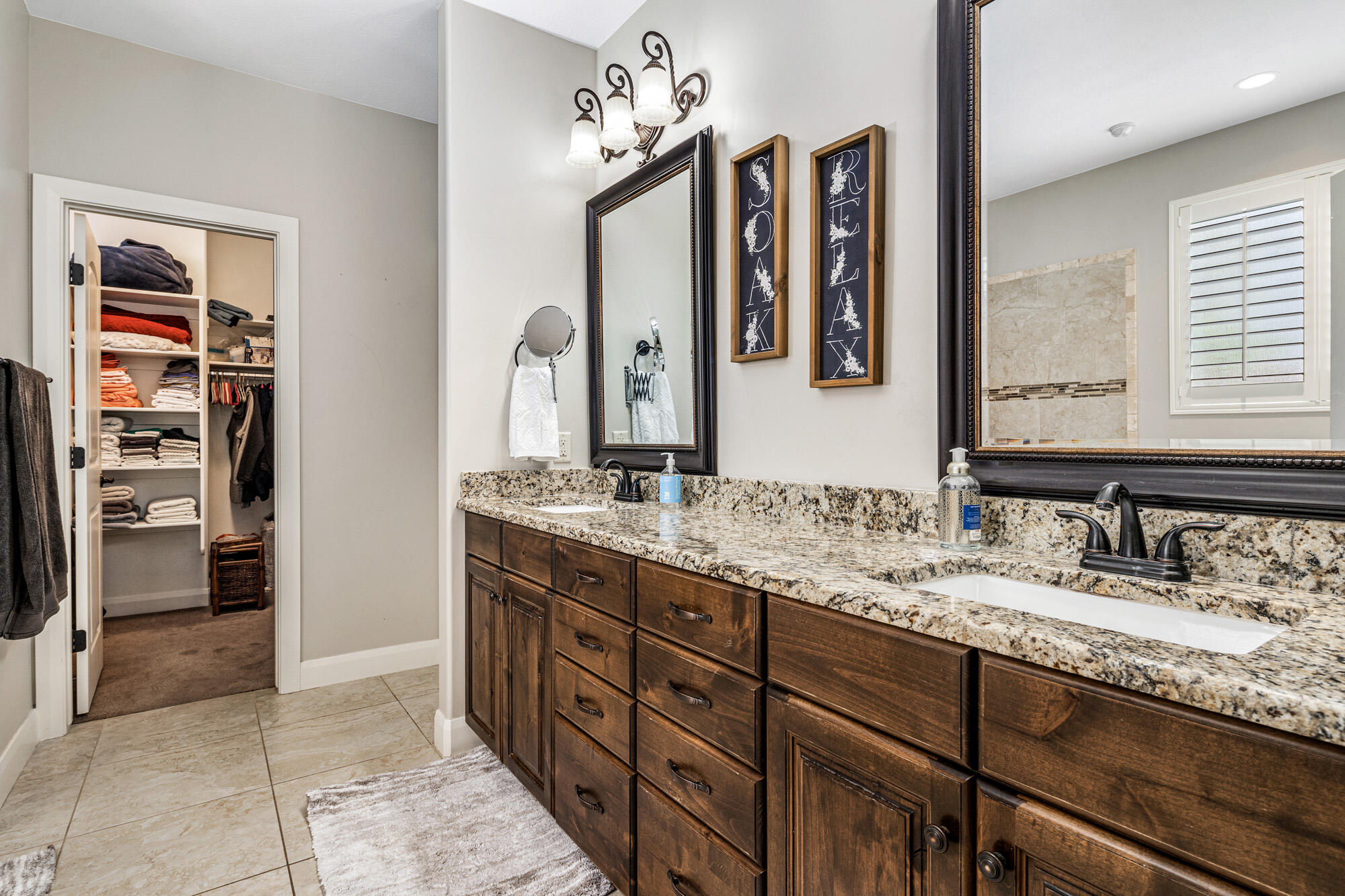 AVALLON AT MEADOWOOD - Residential