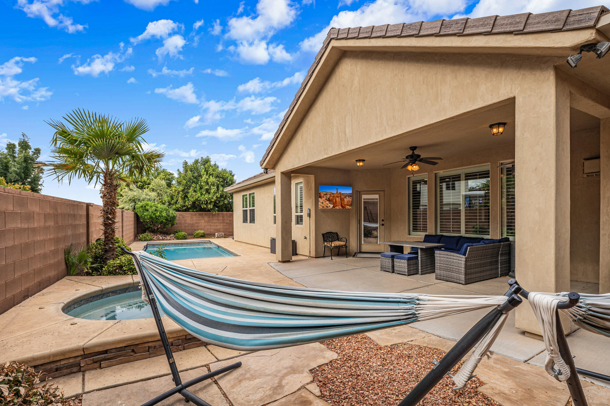 AVALLON AT MEADOWOOD - Residential