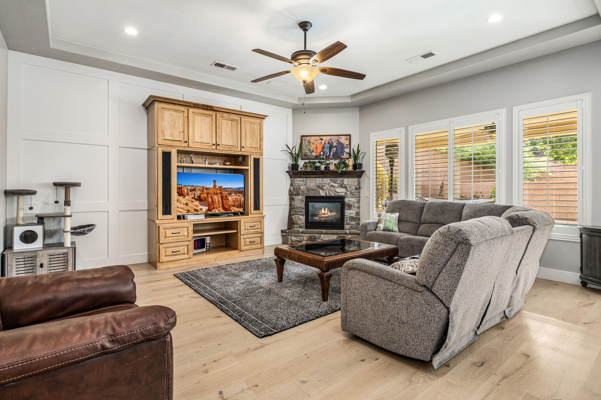 AVALLON AT MEADOWOOD - Residential