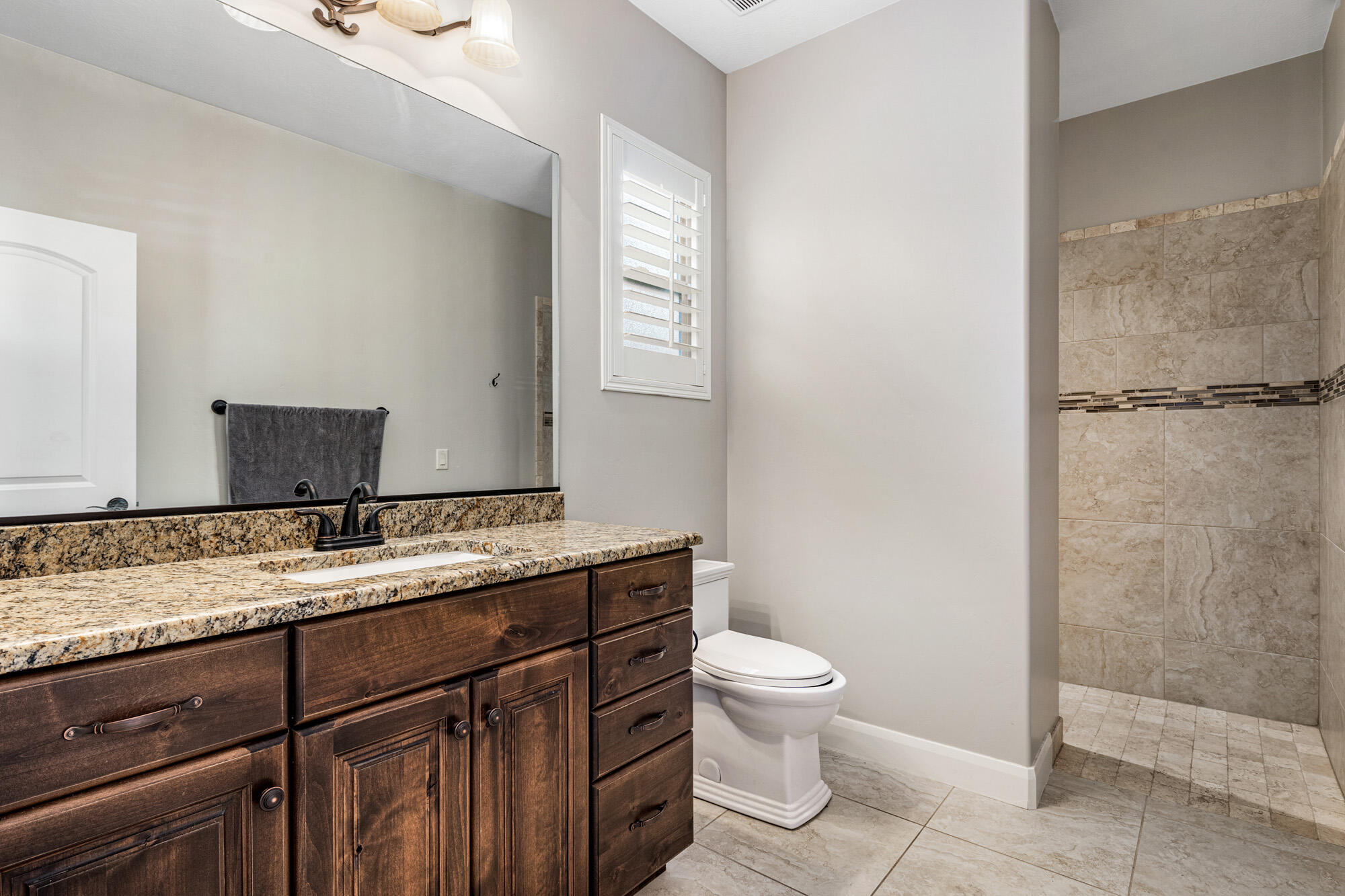 AVALLON AT MEADOWOOD - Residential