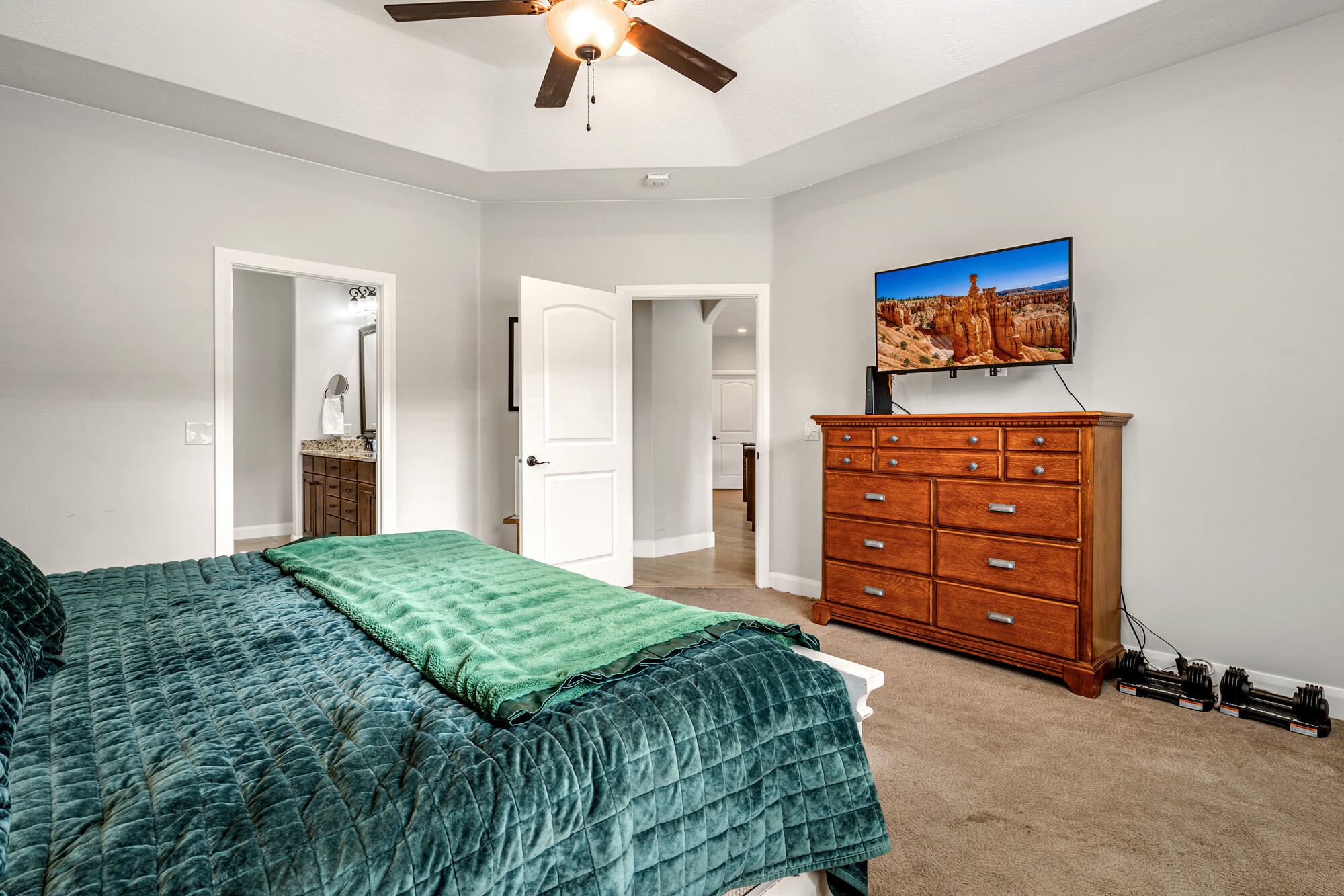 AVALLON AT MEADOWOOD - Residential