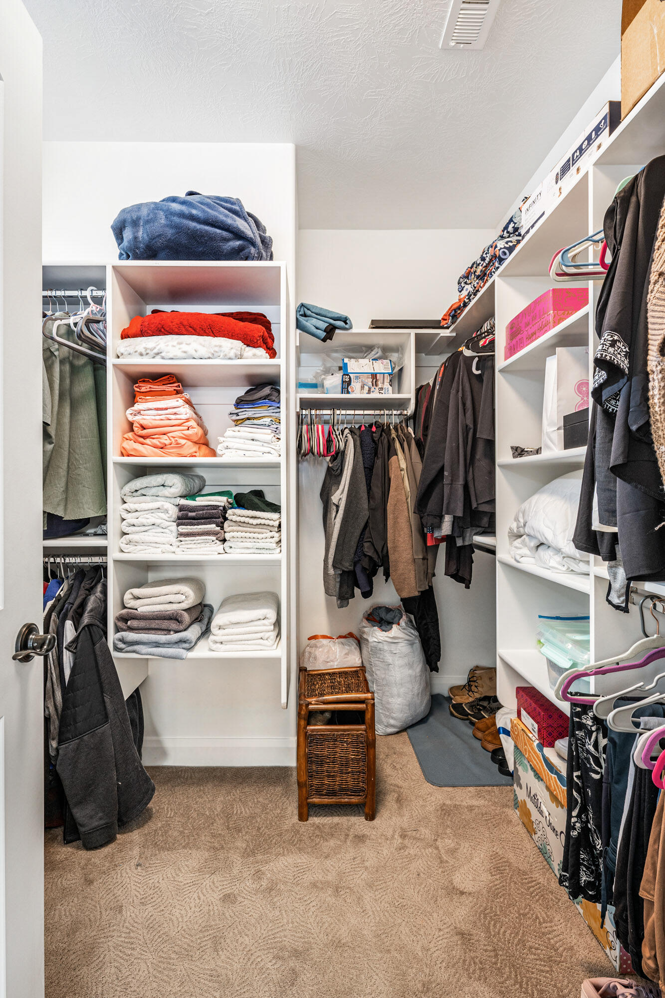 AVALLON AT MEADOWOOD - Residential