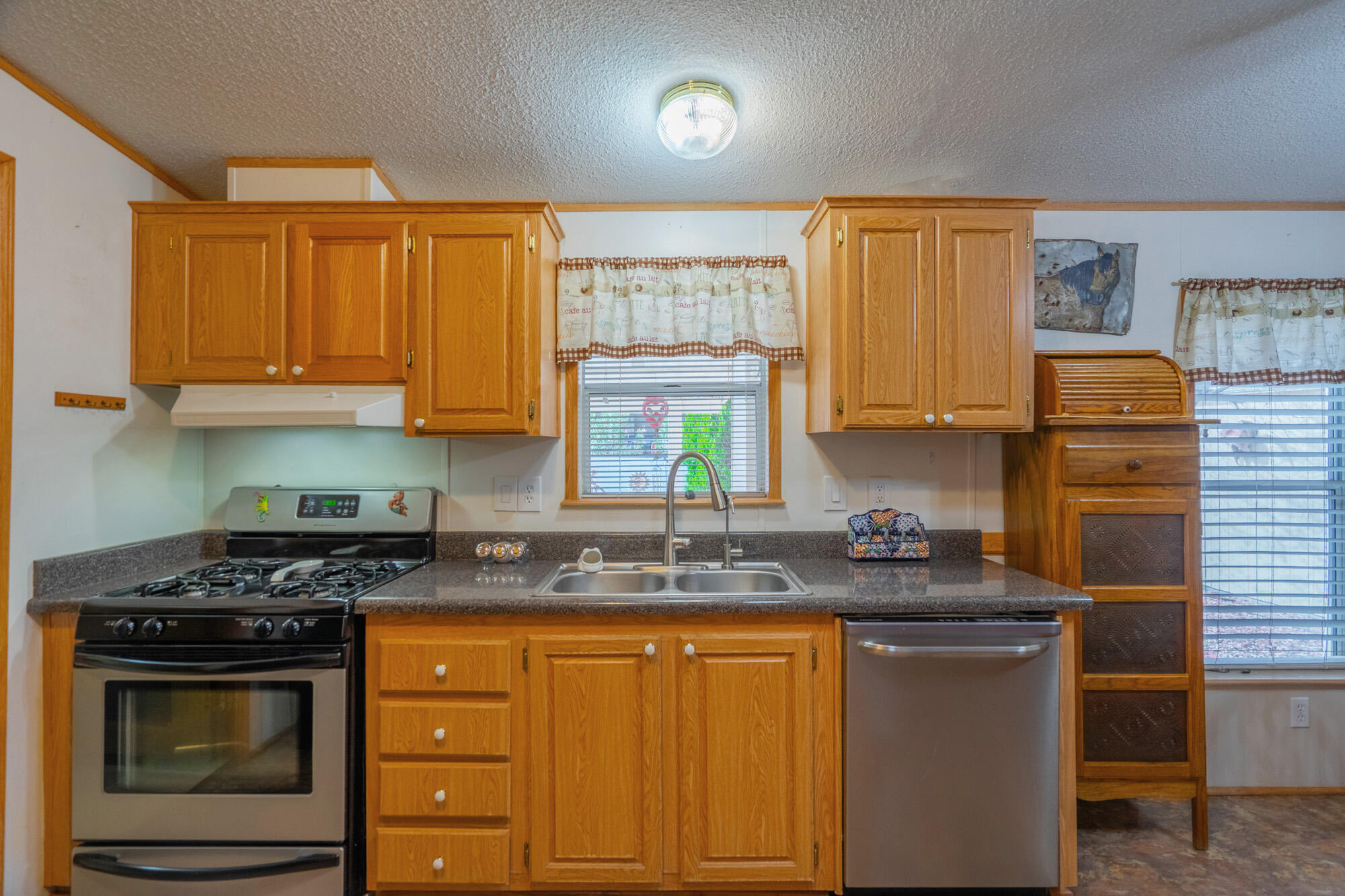 LAVA BLUFF MOBILE HOME PARK - Residential