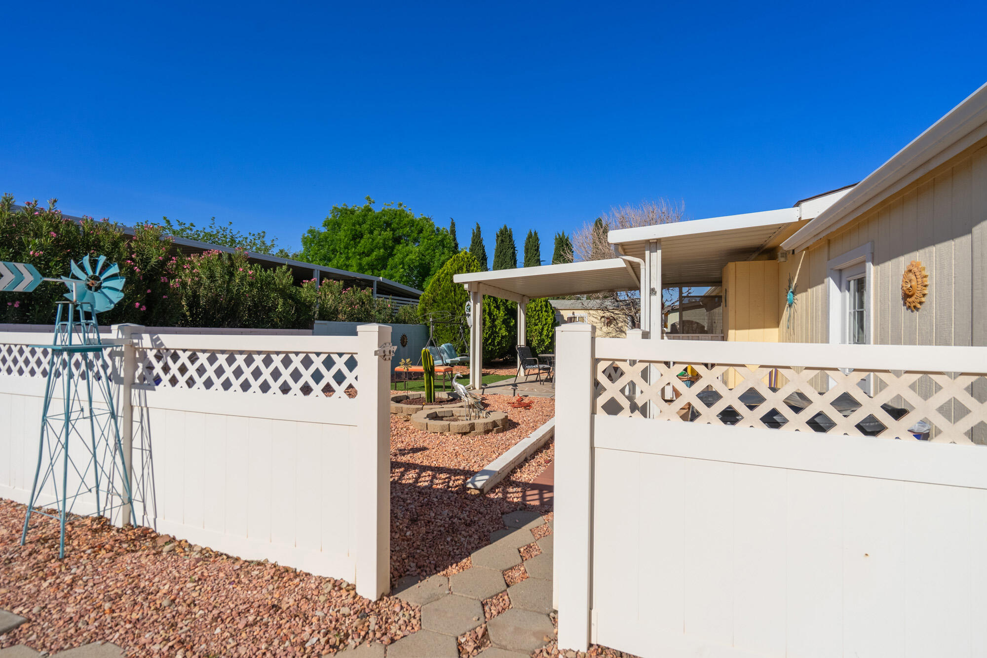 LAVA BLUFF MOBILE HOME PARK - Residential