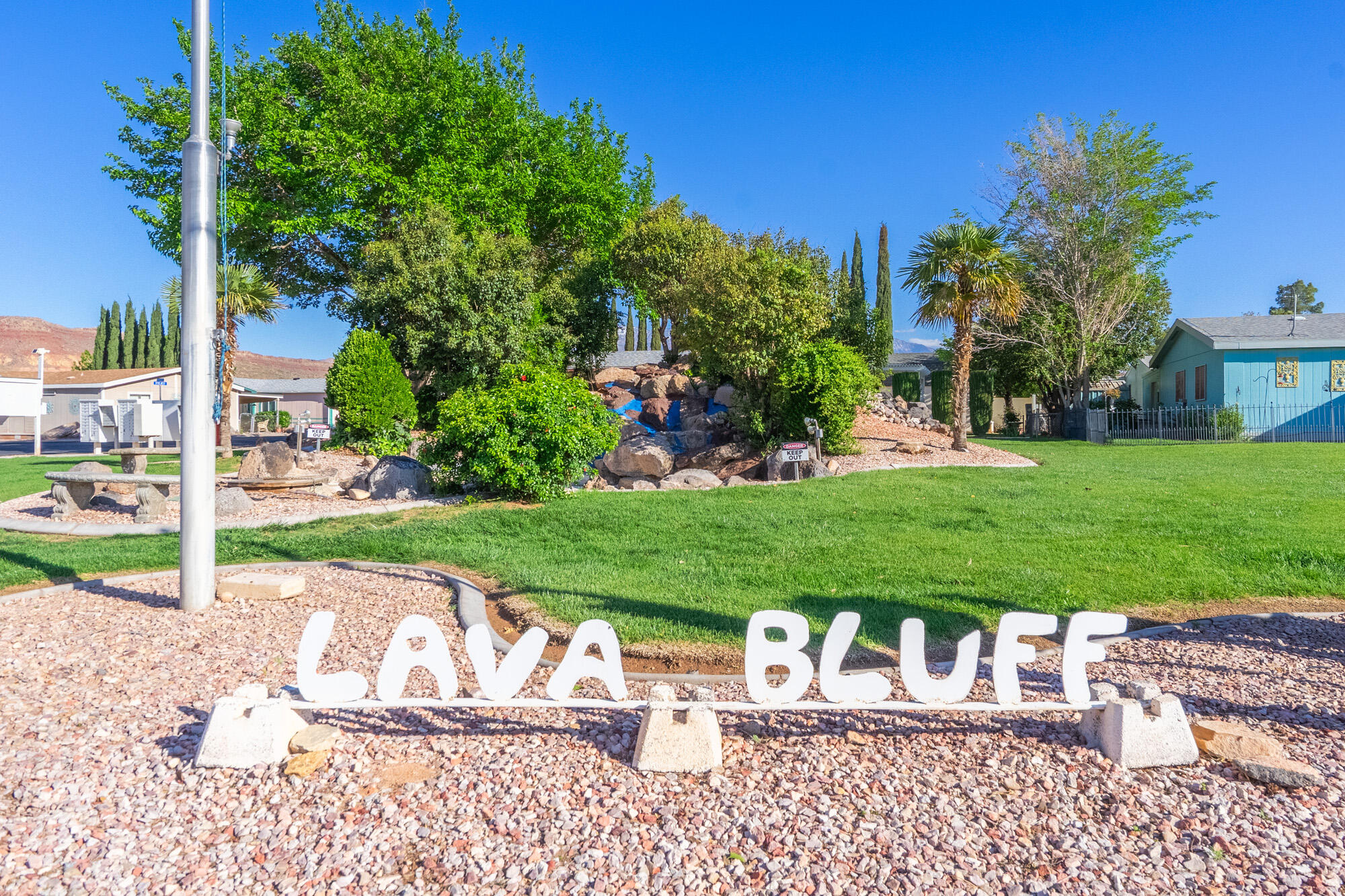 LAVA BLUFF MOBILE HOME PARK - Residential