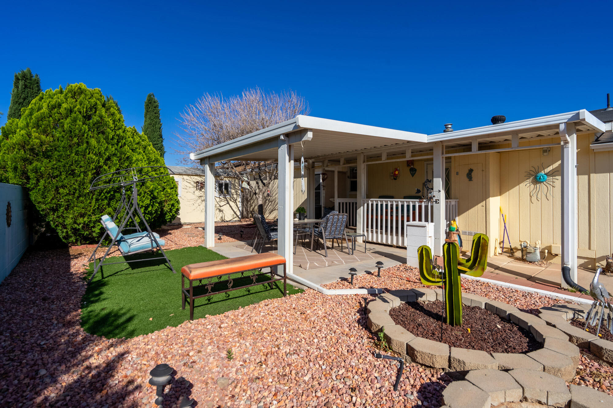 LAVA BLUFF MOBILE HOME PARK - Residential