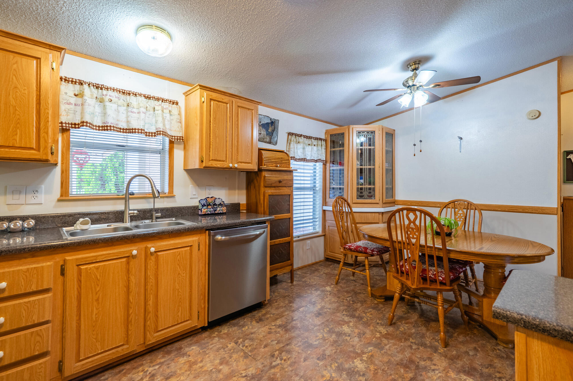 LAVA BLUFF MOBILE HOME PARK - Residential