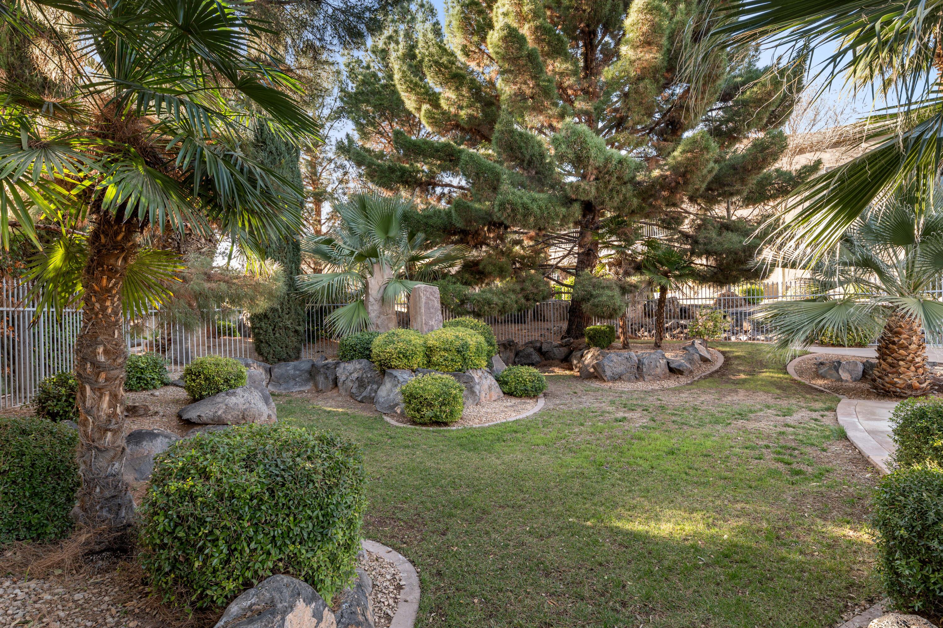 BLACKROCK CONDOS AT STONEBRIDGE - Residential