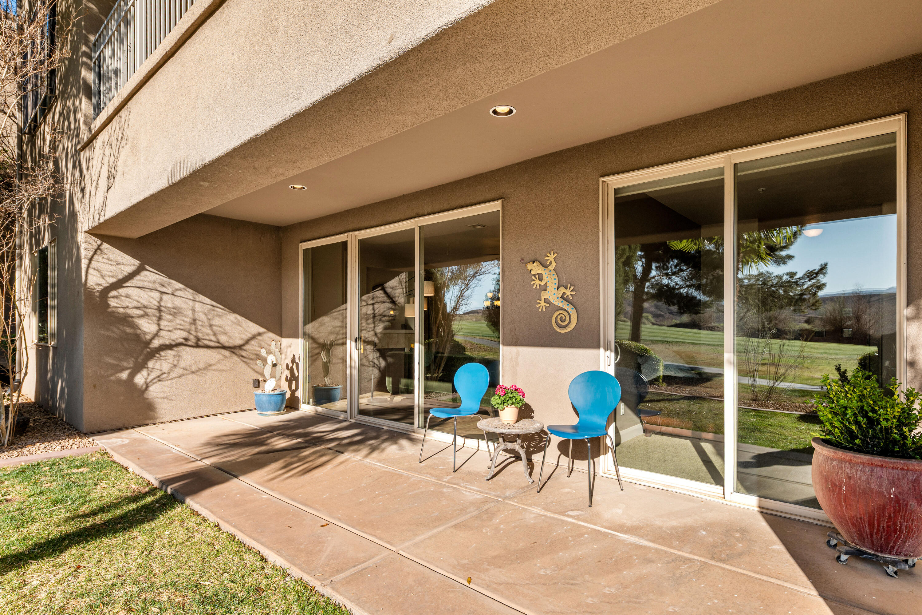 BLACKROCK CONDOS AT STONEBRIDGE - Residential