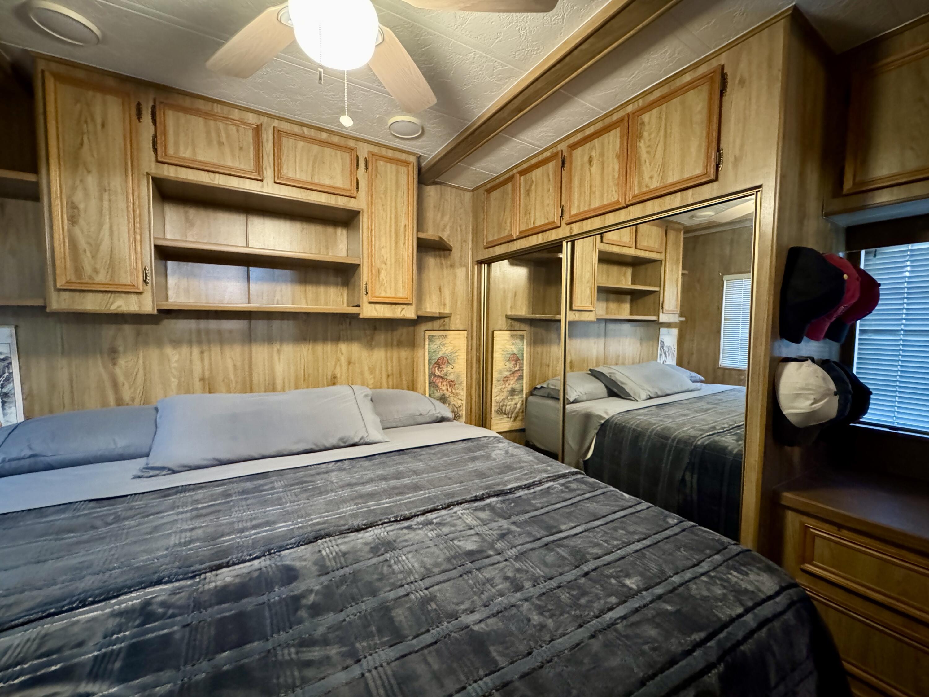 CANYON BREEZE RV RESORT - Residential