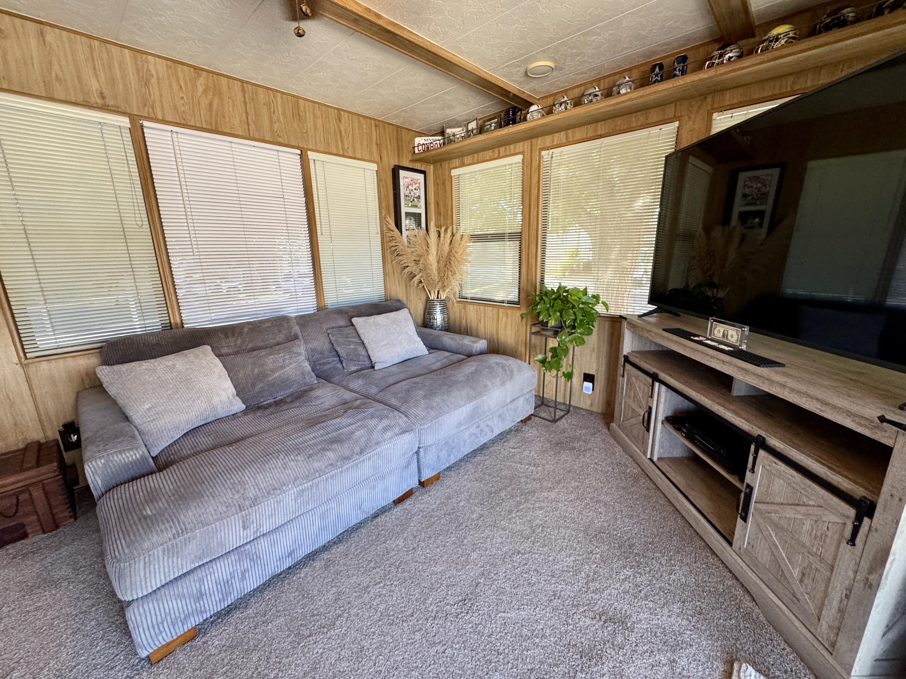 CANYON BREEZE RV RESORT - Residential