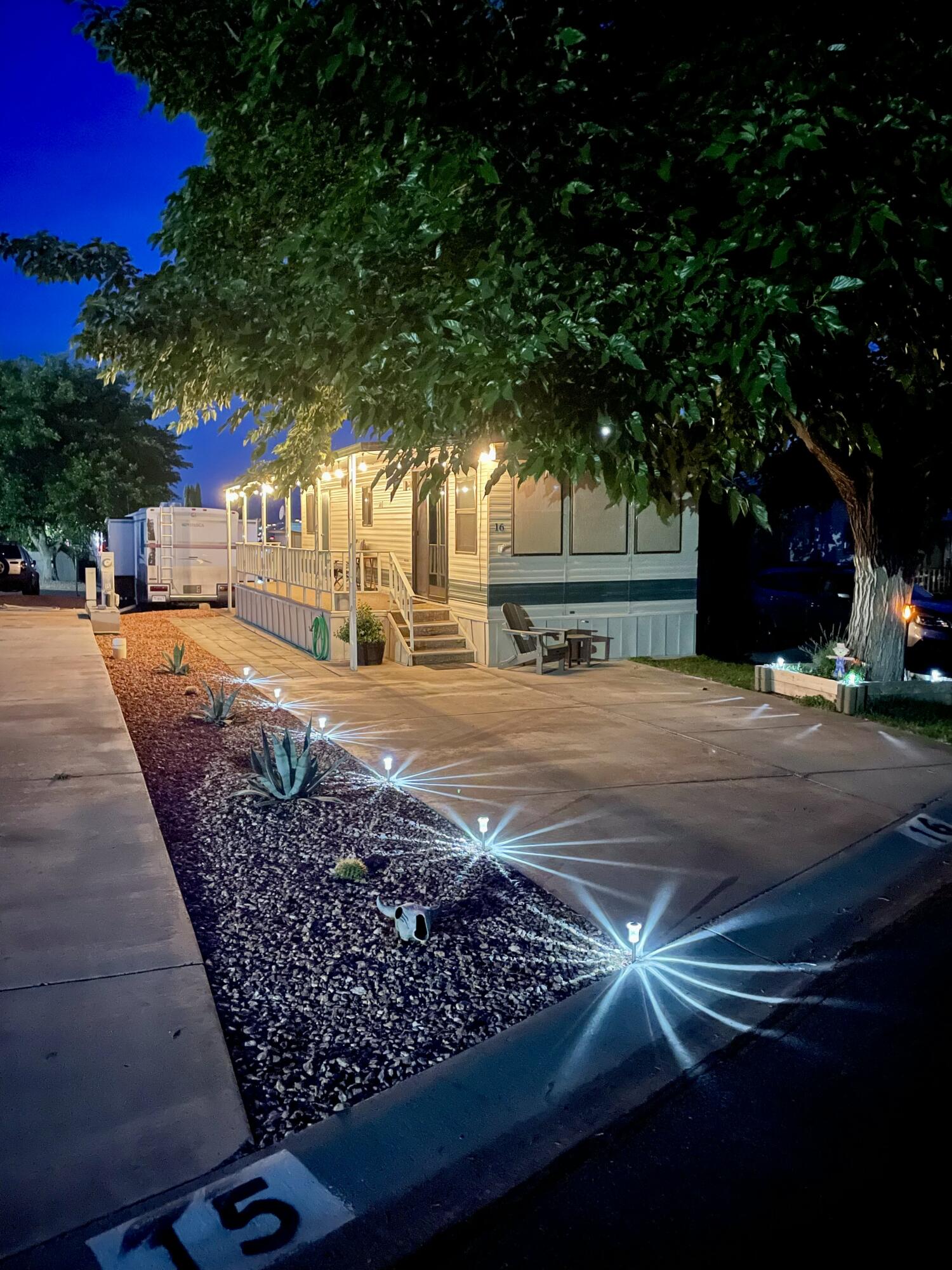 CANYON BREEZE RV RESORT - Residential