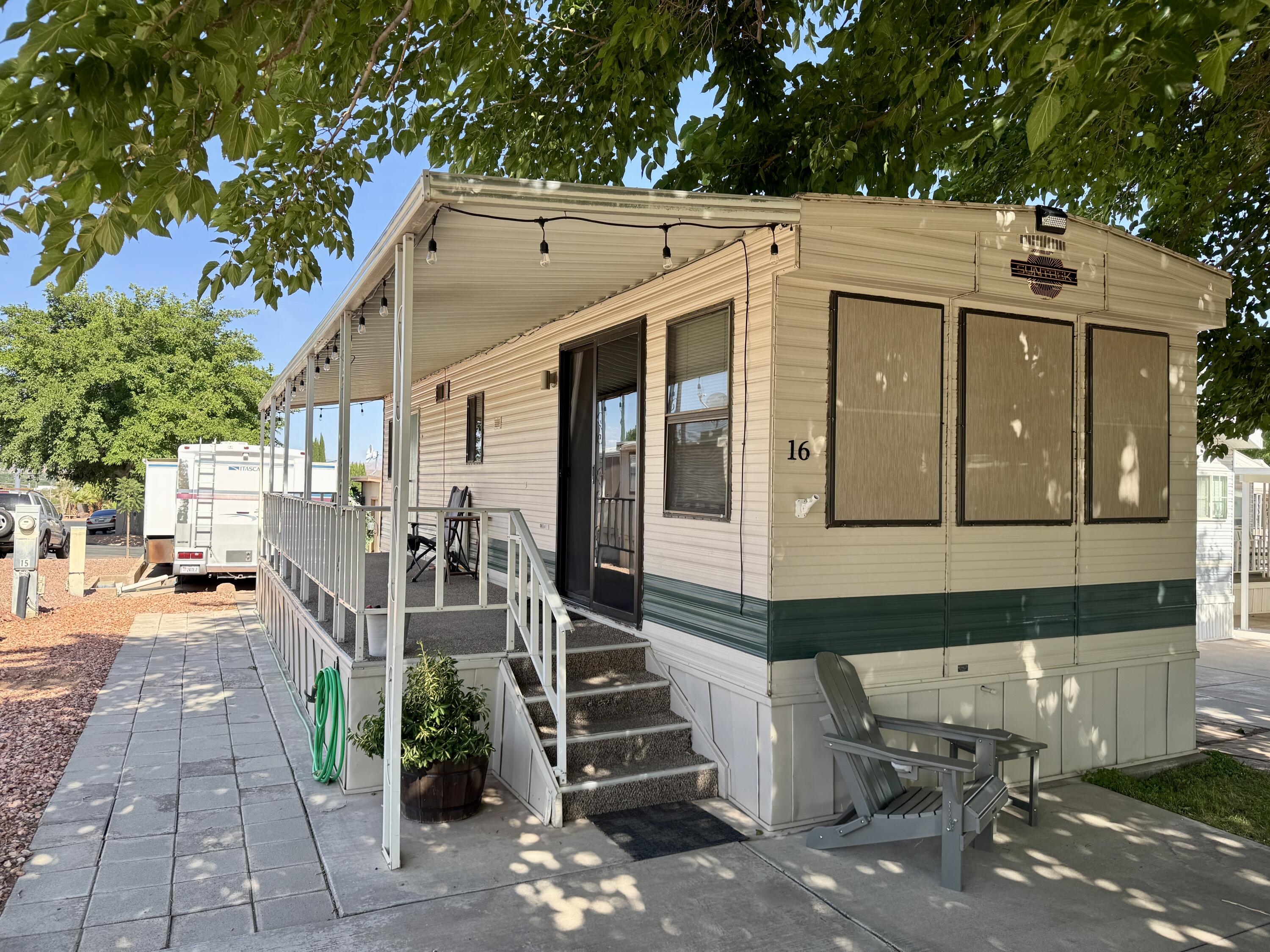 CANYON BREEZE RV RESORT - Residential