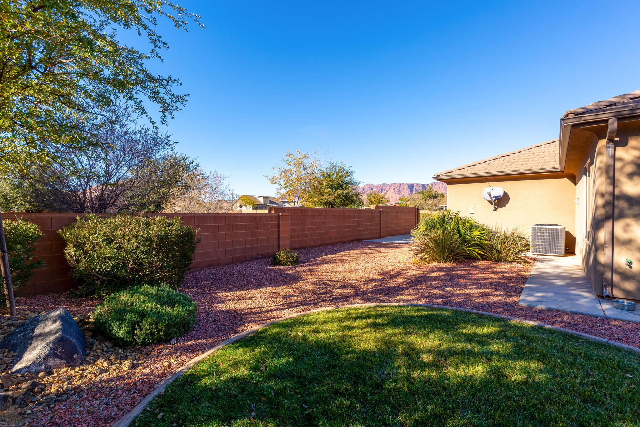 SUN CREST WEST - Residential