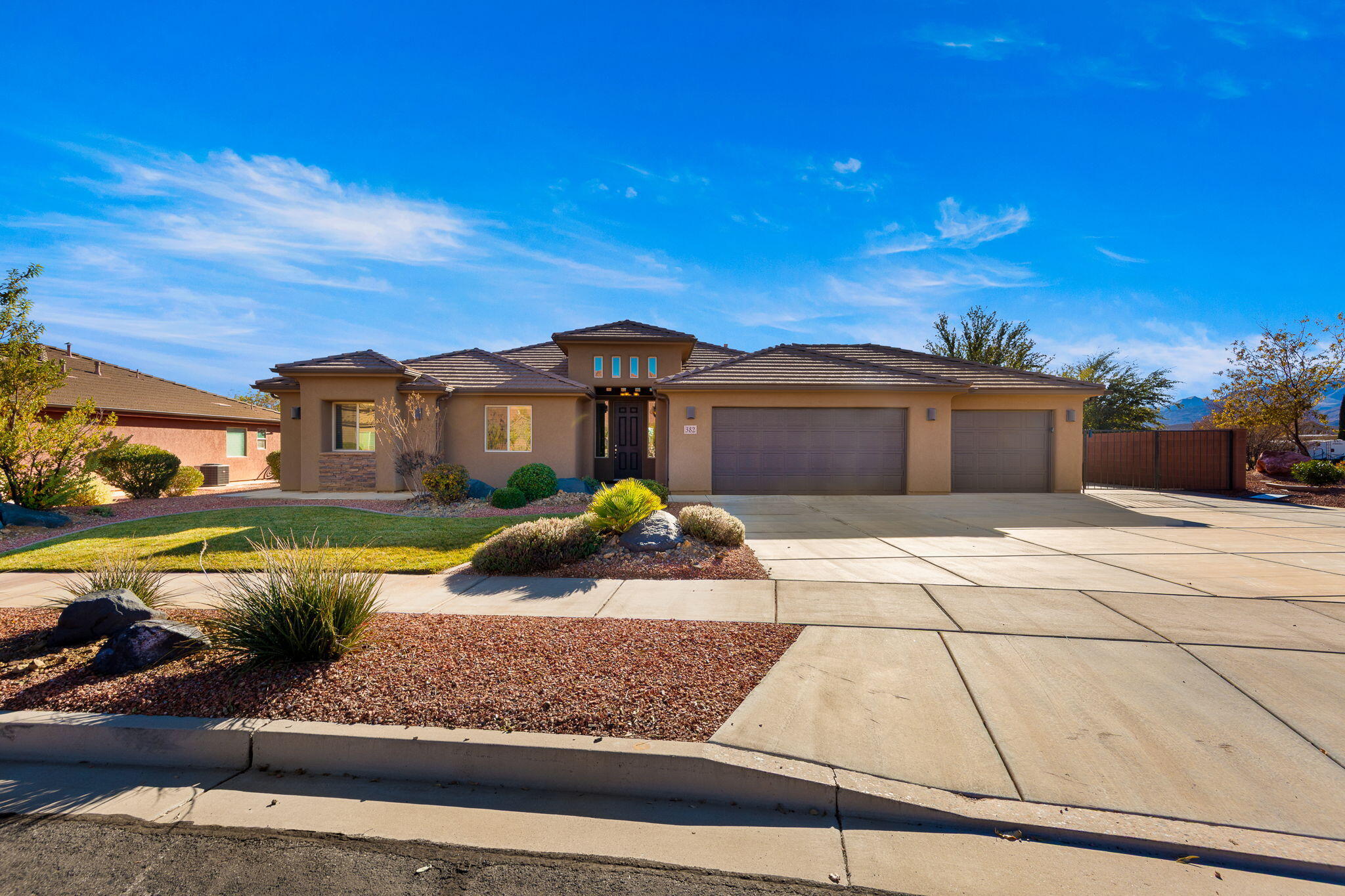 SUN CREST WEST - Residential