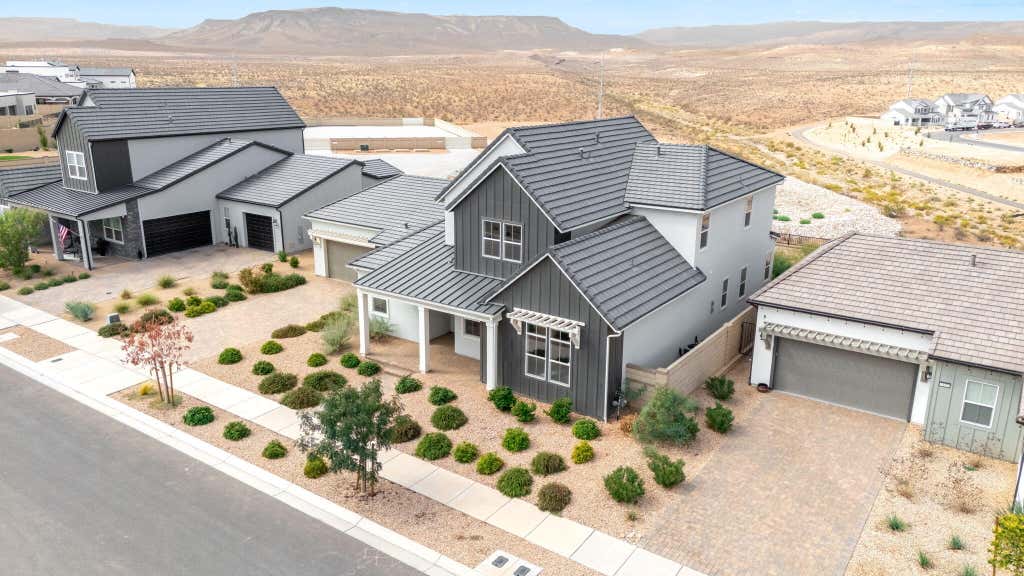 Photo of 6214 S Pinyon DR, Saint George, UT 84790 (MLS # 26-275161)