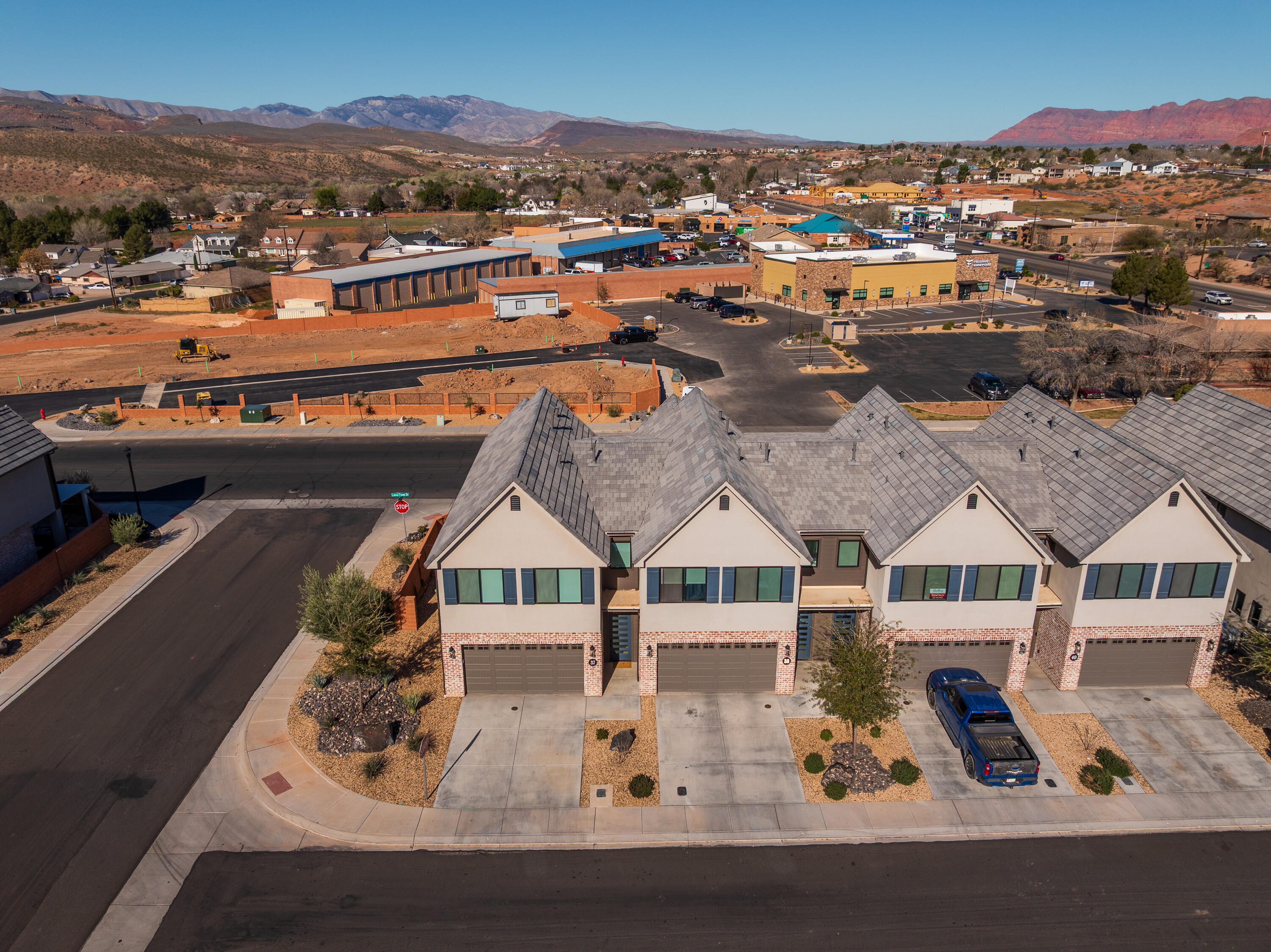 HERITAGE POINTE - Residential