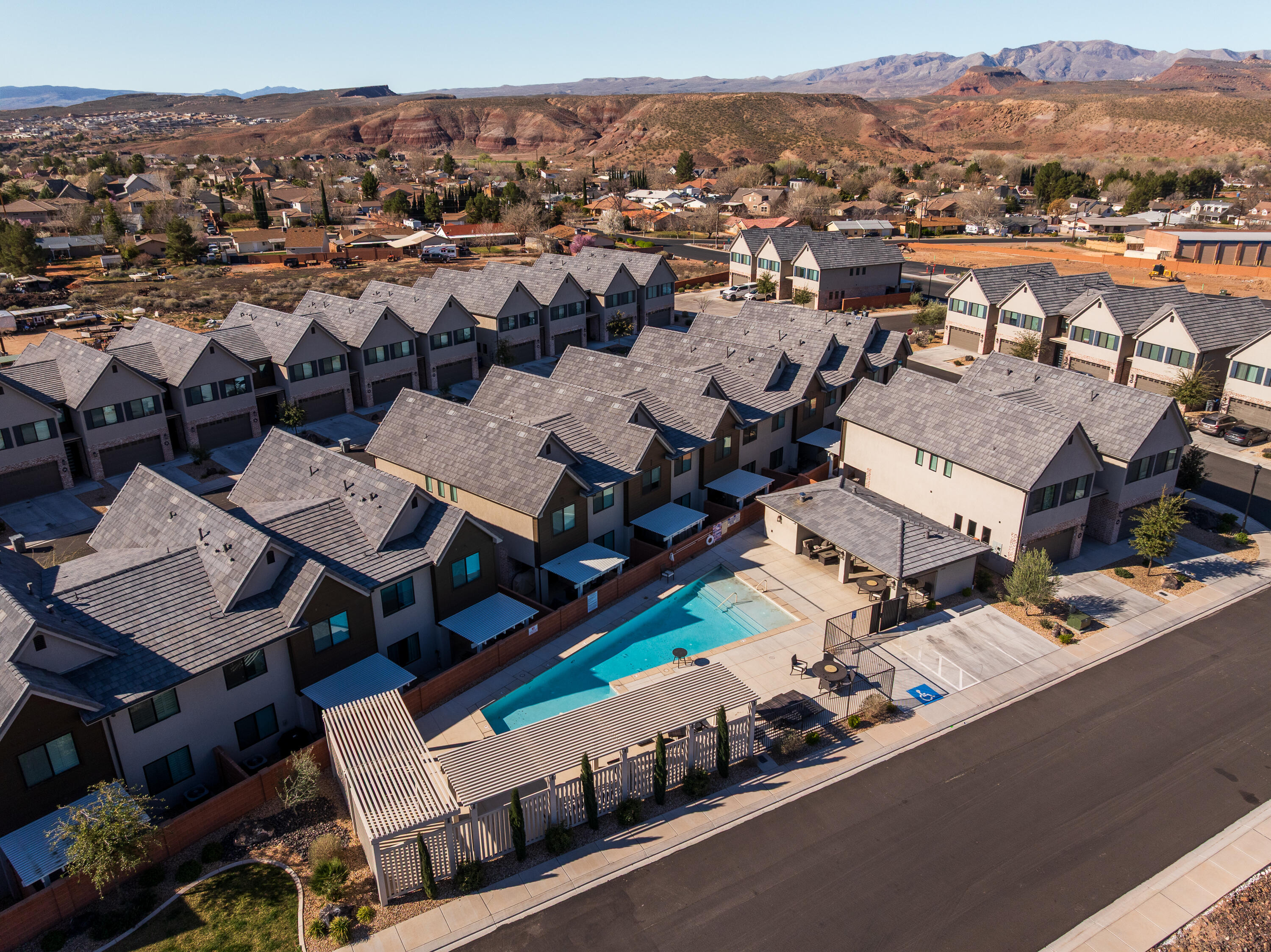 HERITAGE POINTE - Residential