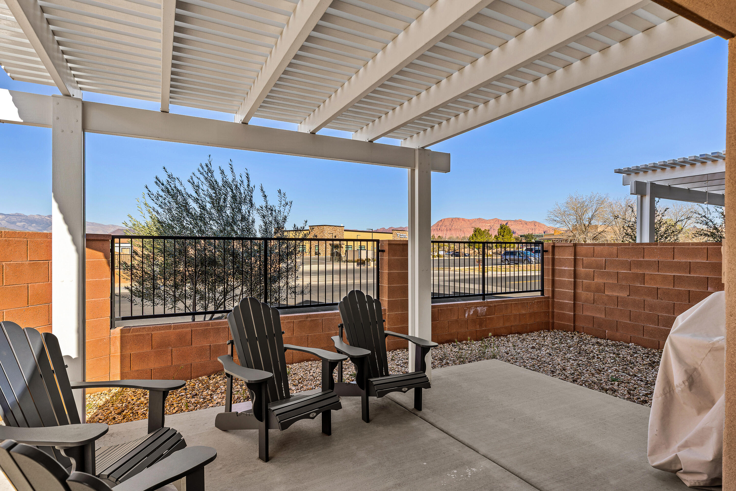 HERITAGE POINTE - Residential