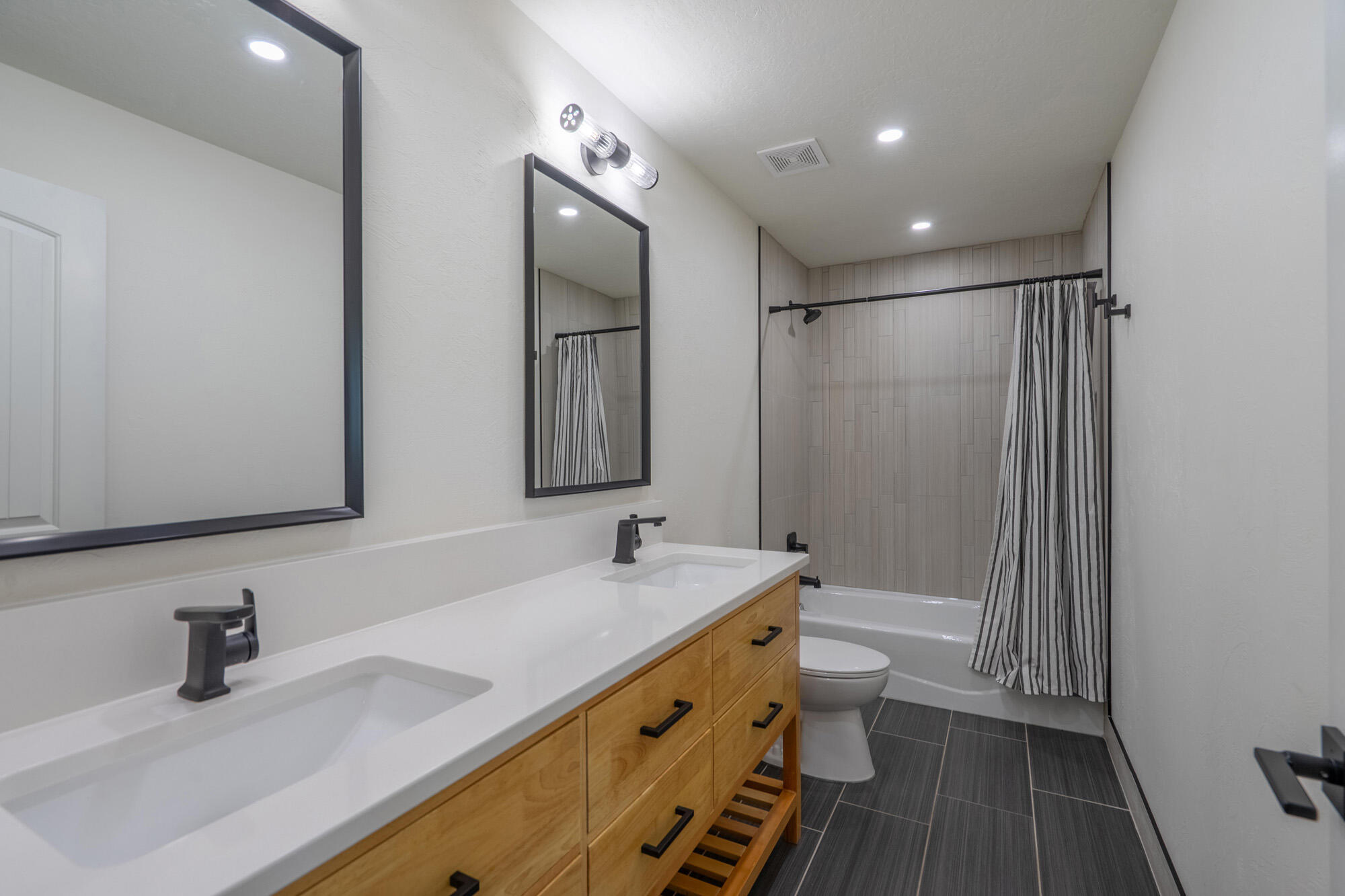 SILVERSTONE AT GREEN SPRINGS - Residential