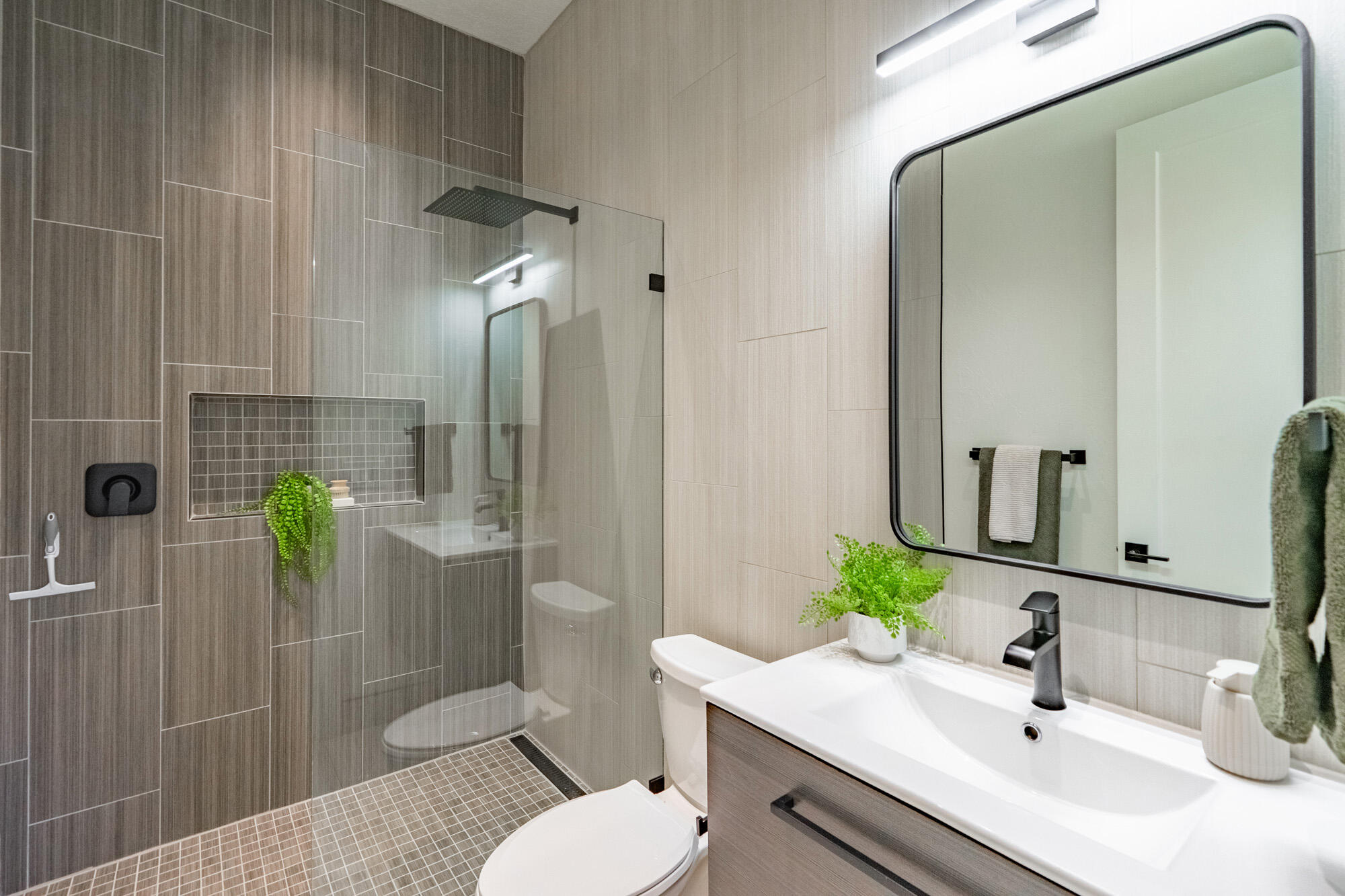 SILVERSTONE AT GREEN SPRINGS - Residential