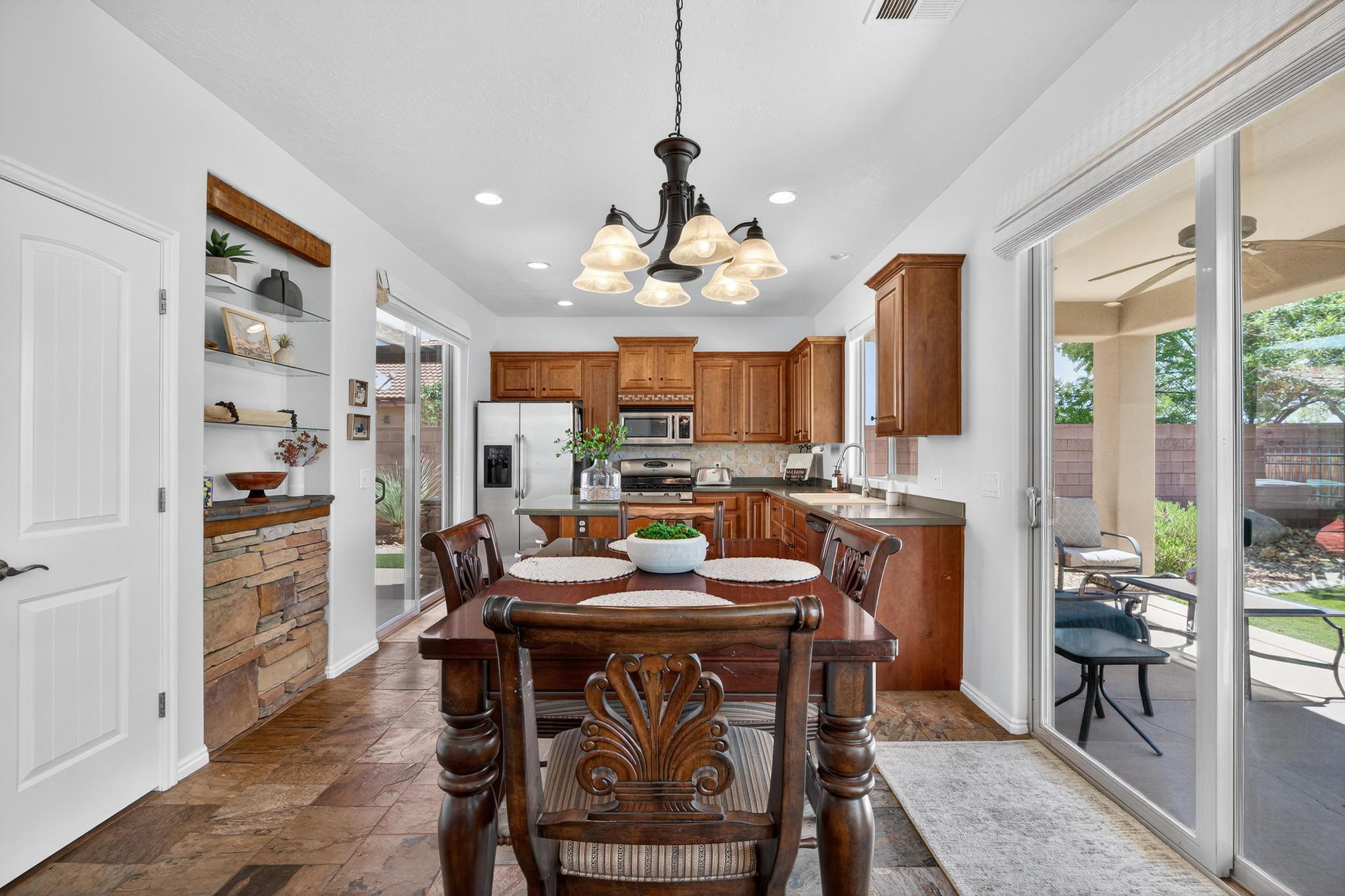 CORAL CANYON - Residential