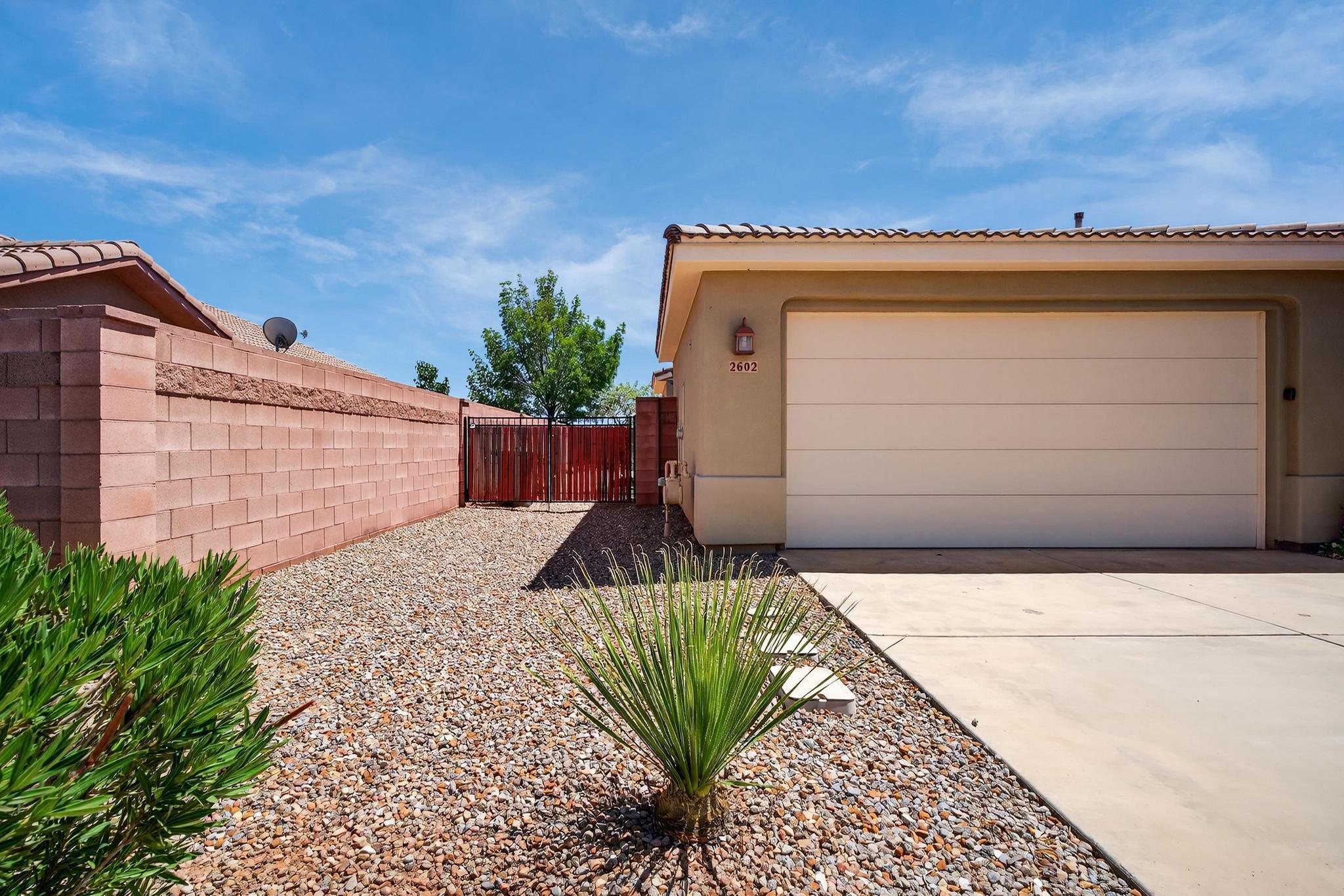 CORAL CANYON - Residential