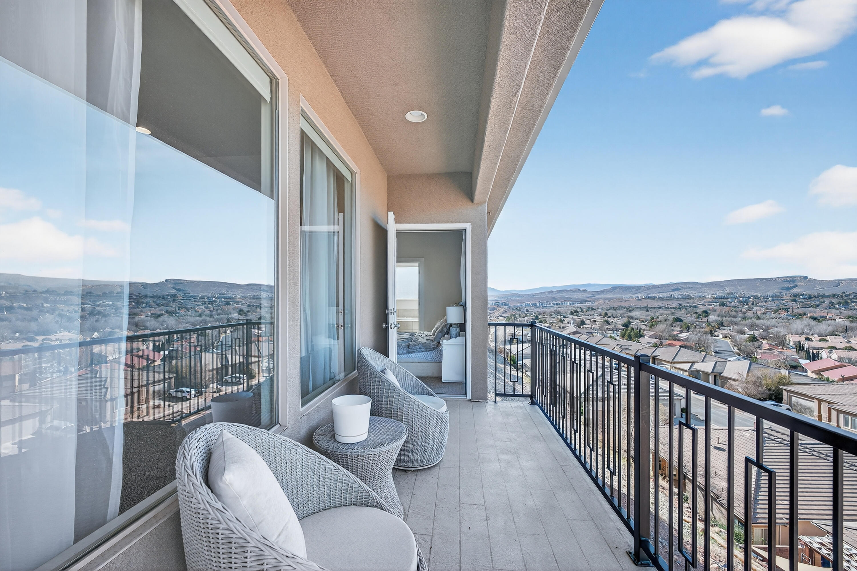 SHADOW MOUNTAIN TOWNHOMES - Residential