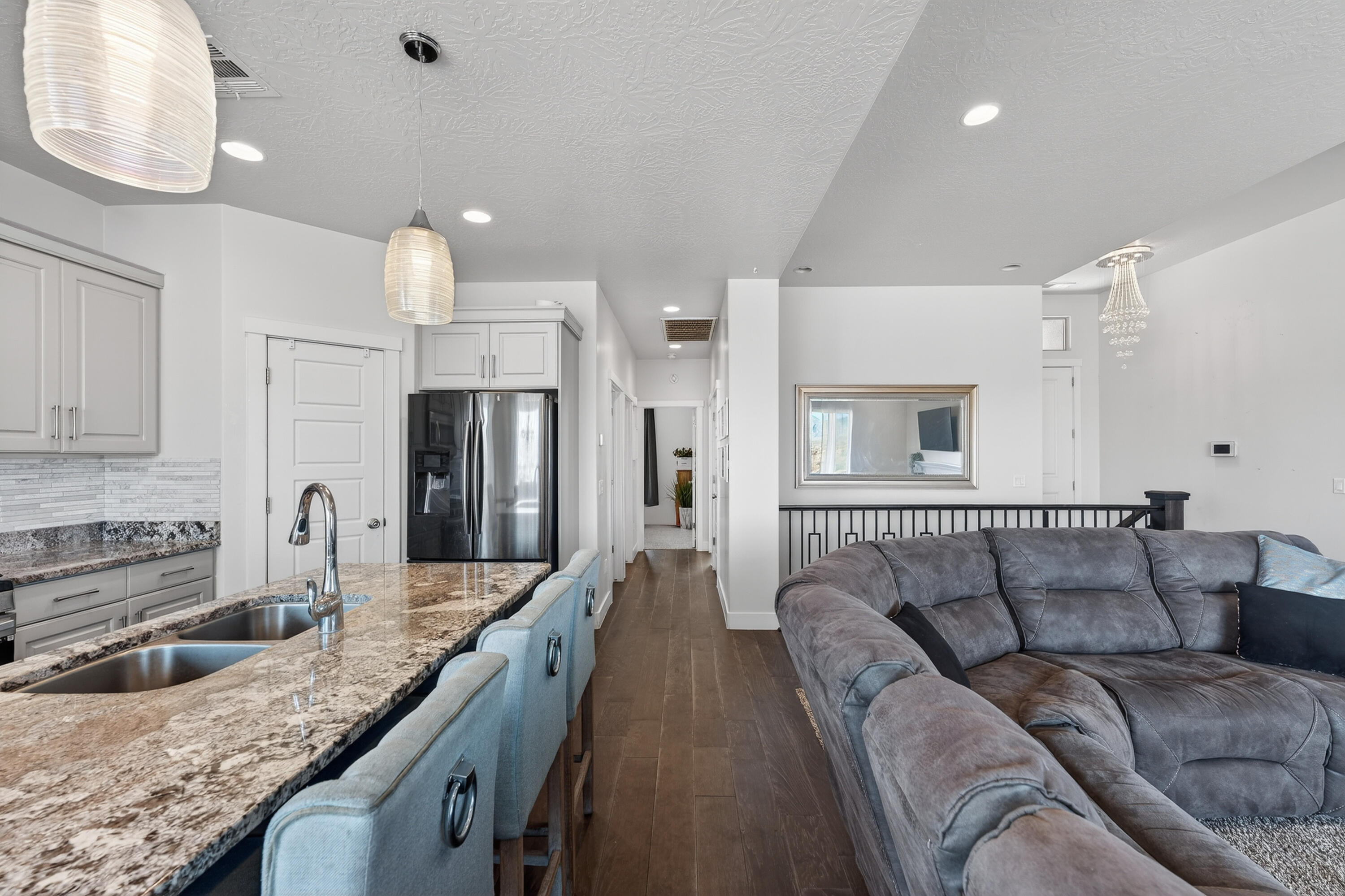 SHADOW MOUNTAIN TOWNHOMES - Residential