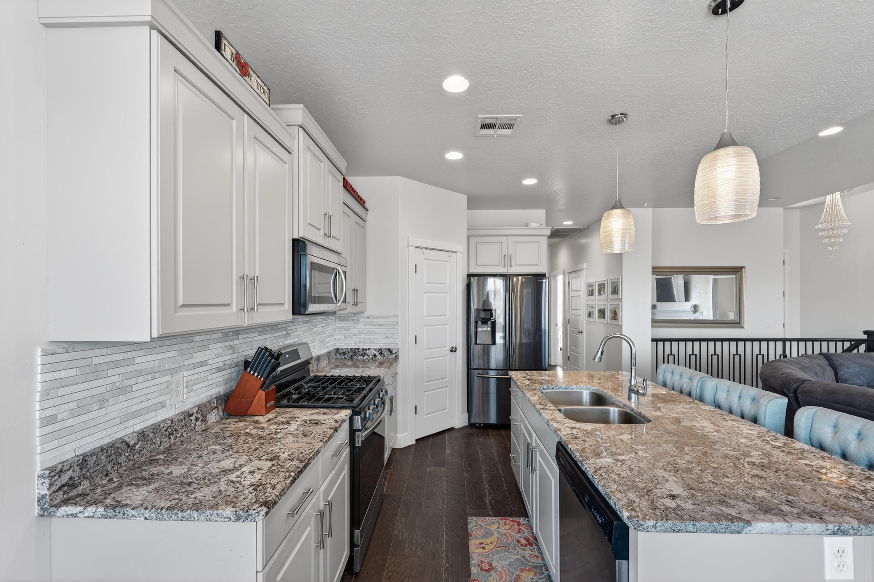 SHADOW MOUNTAIN TOWNHOMES - Residential