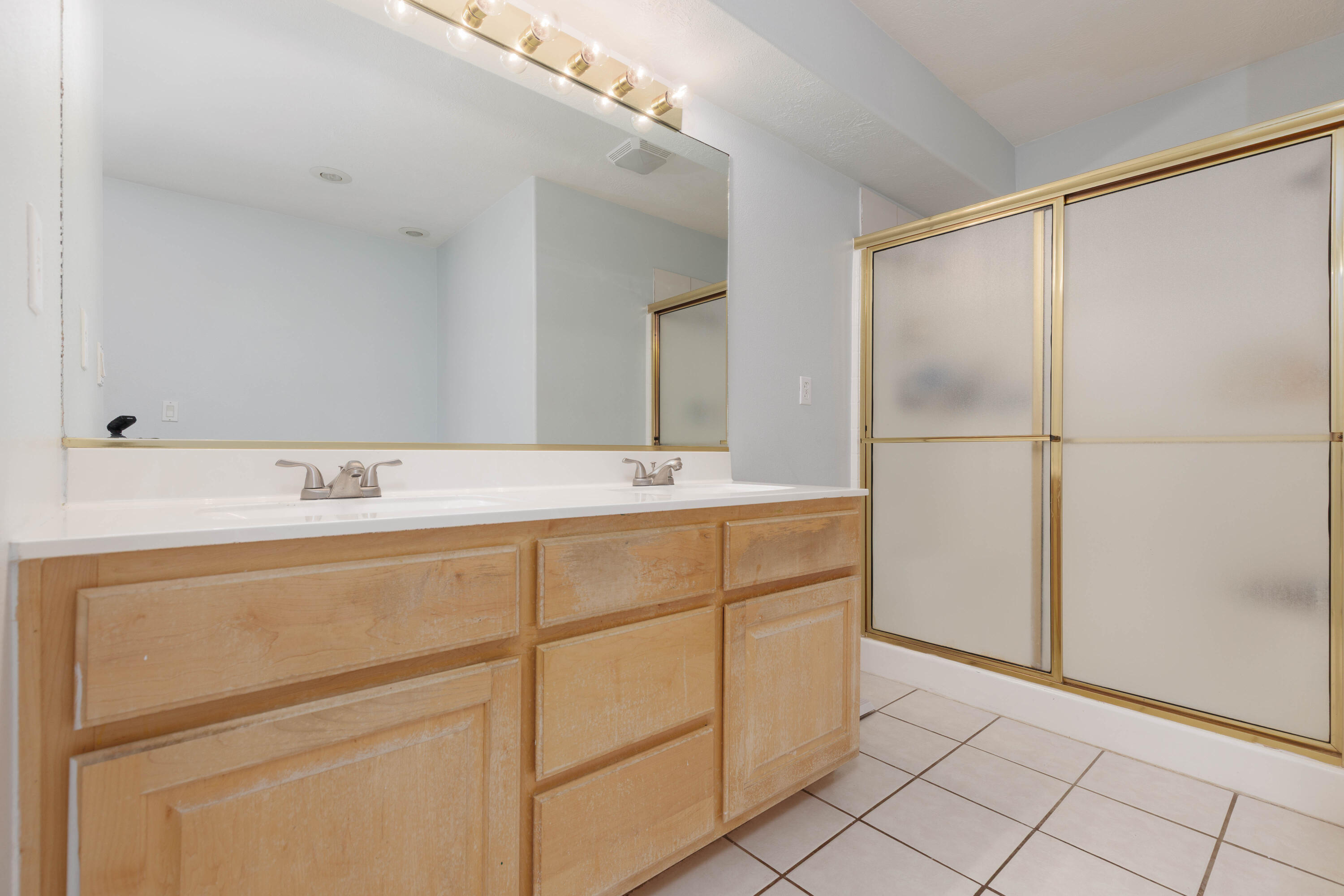 DIAMOND VALLEY ACRES - Residential